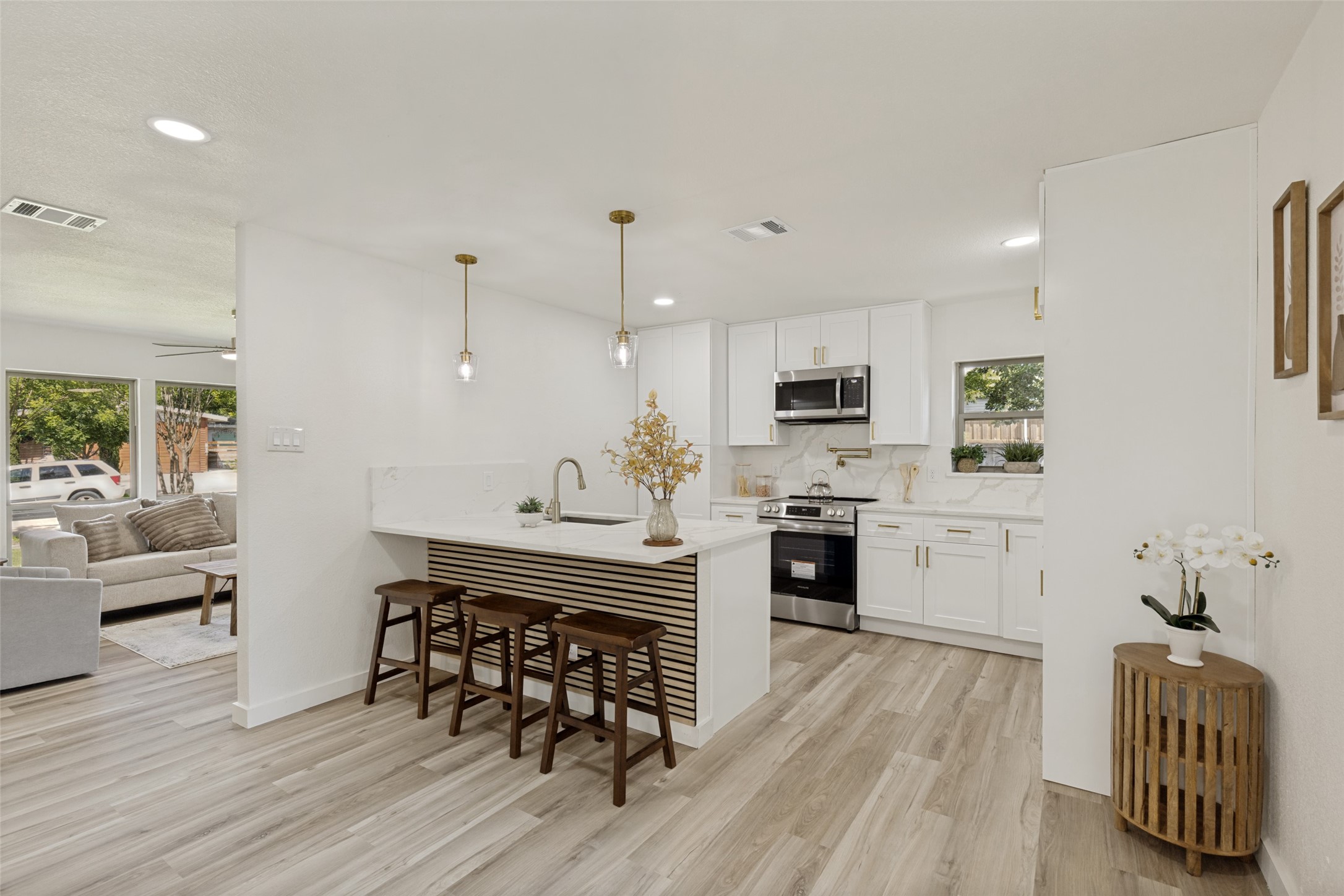 2930 Bellknoll Lane