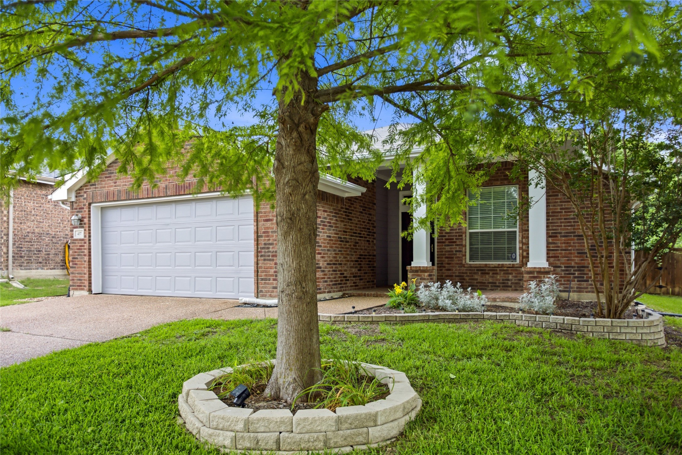 437 Niagara Falls Drive