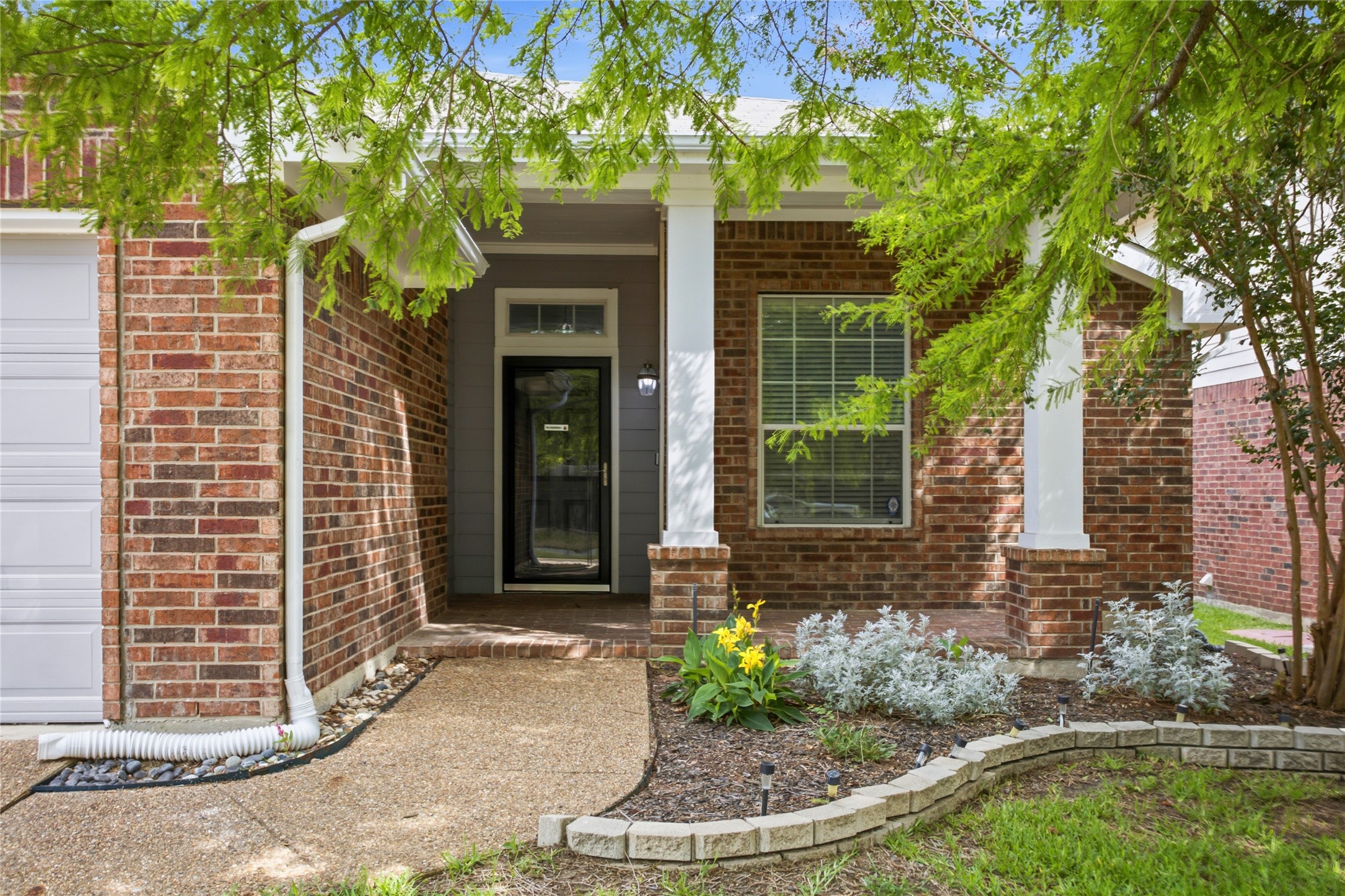 437 Niagara Falls Drive