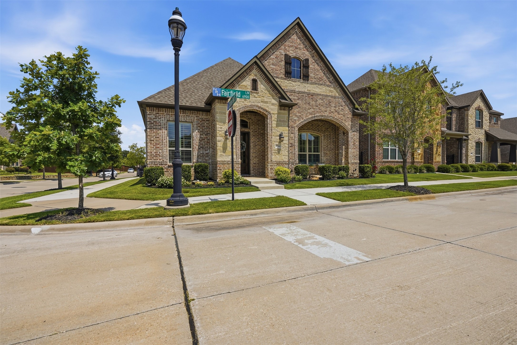 6944 Fairfield Lane