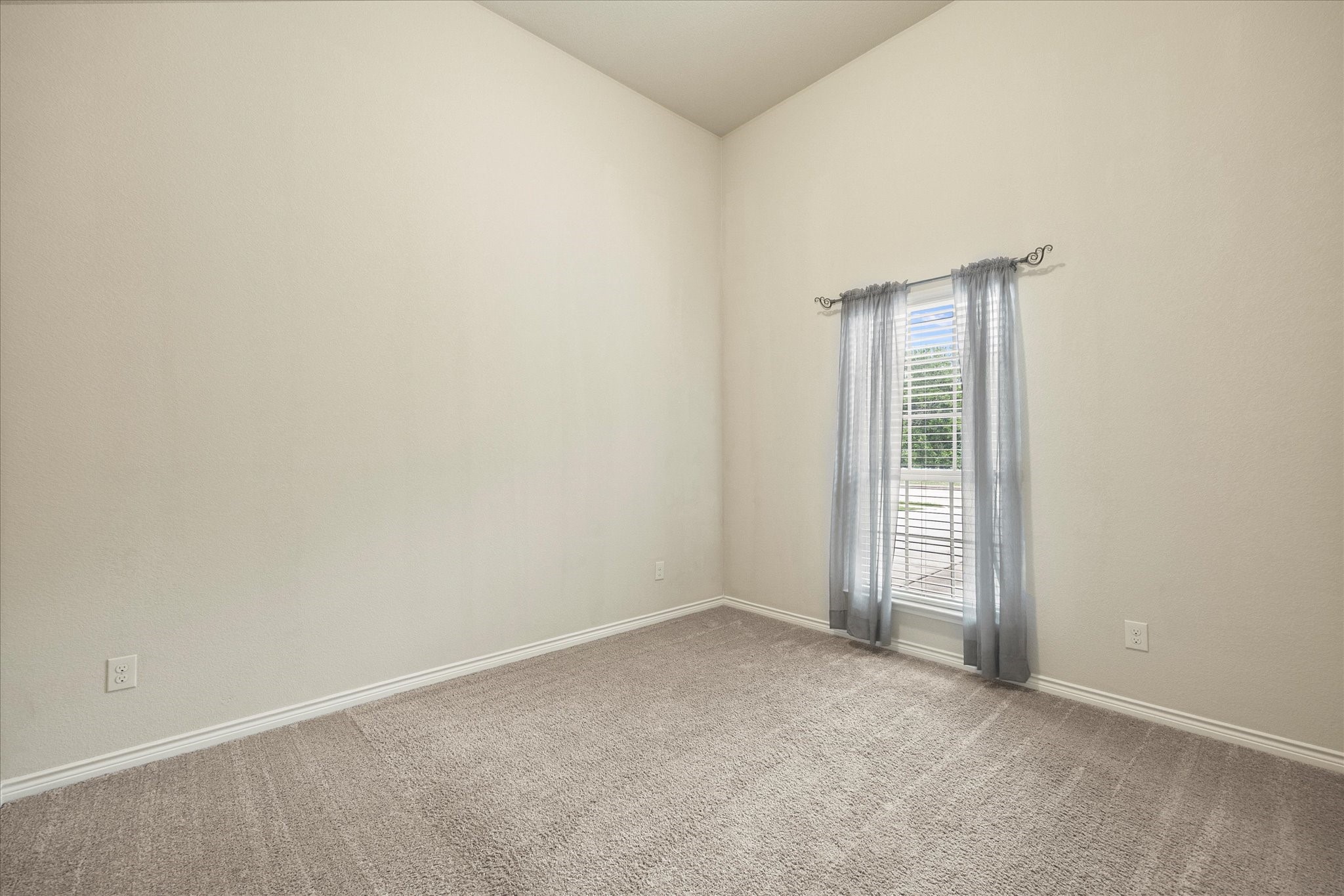 1409 Hidden Creek Drive