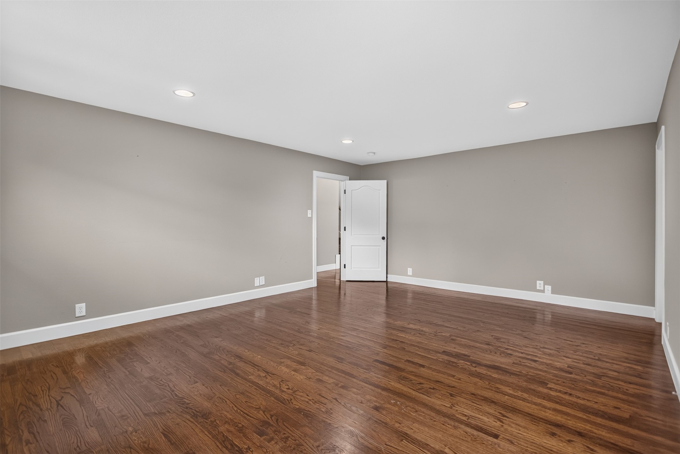 6811 Bradbury Lane