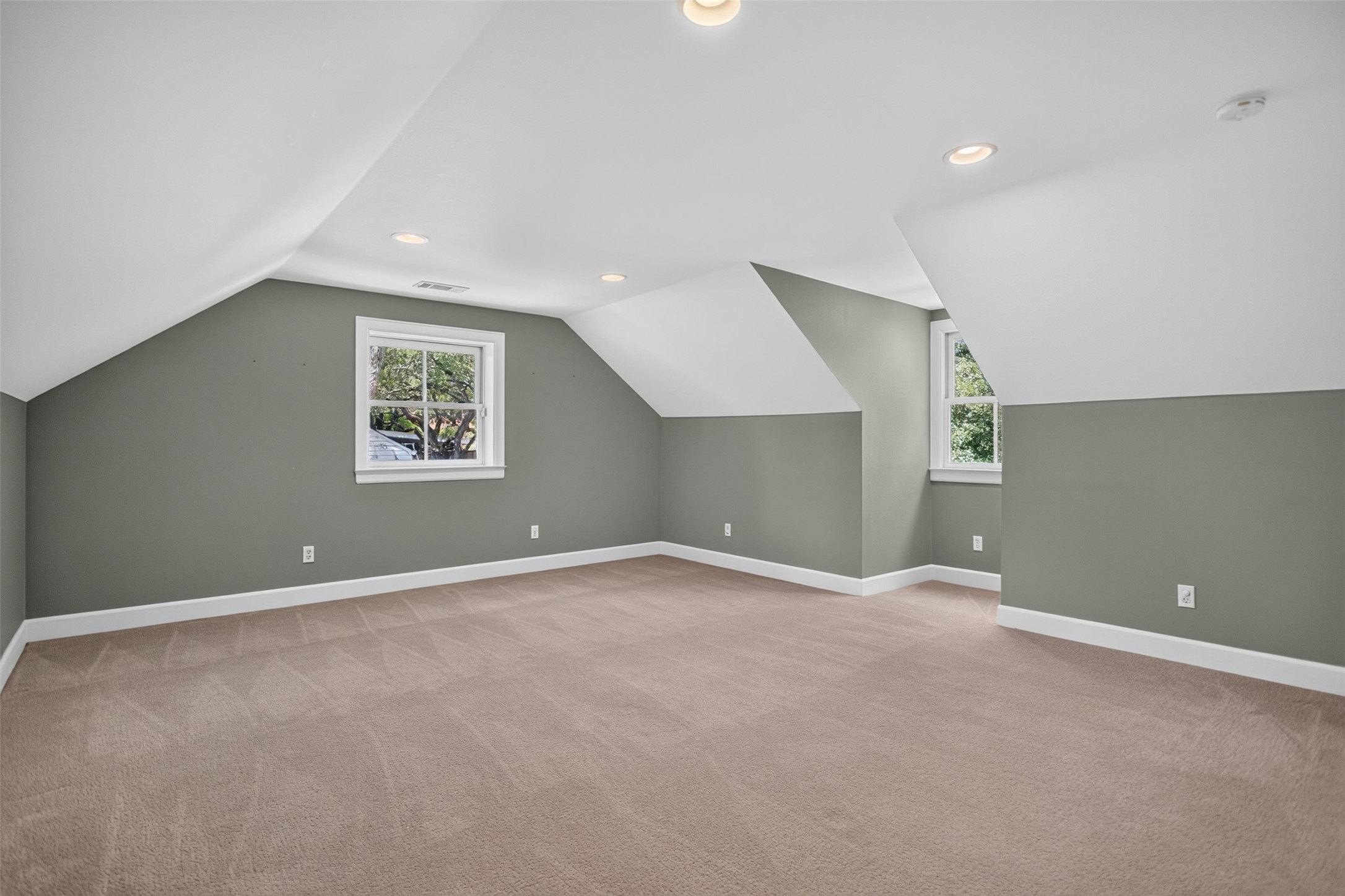 6811 Bradbury Lane