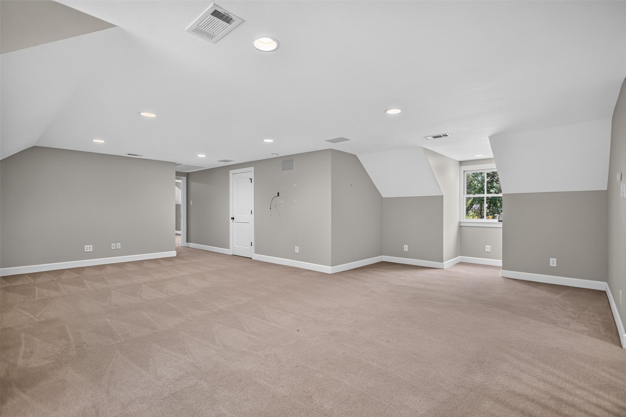 6811 Bradbury Lane