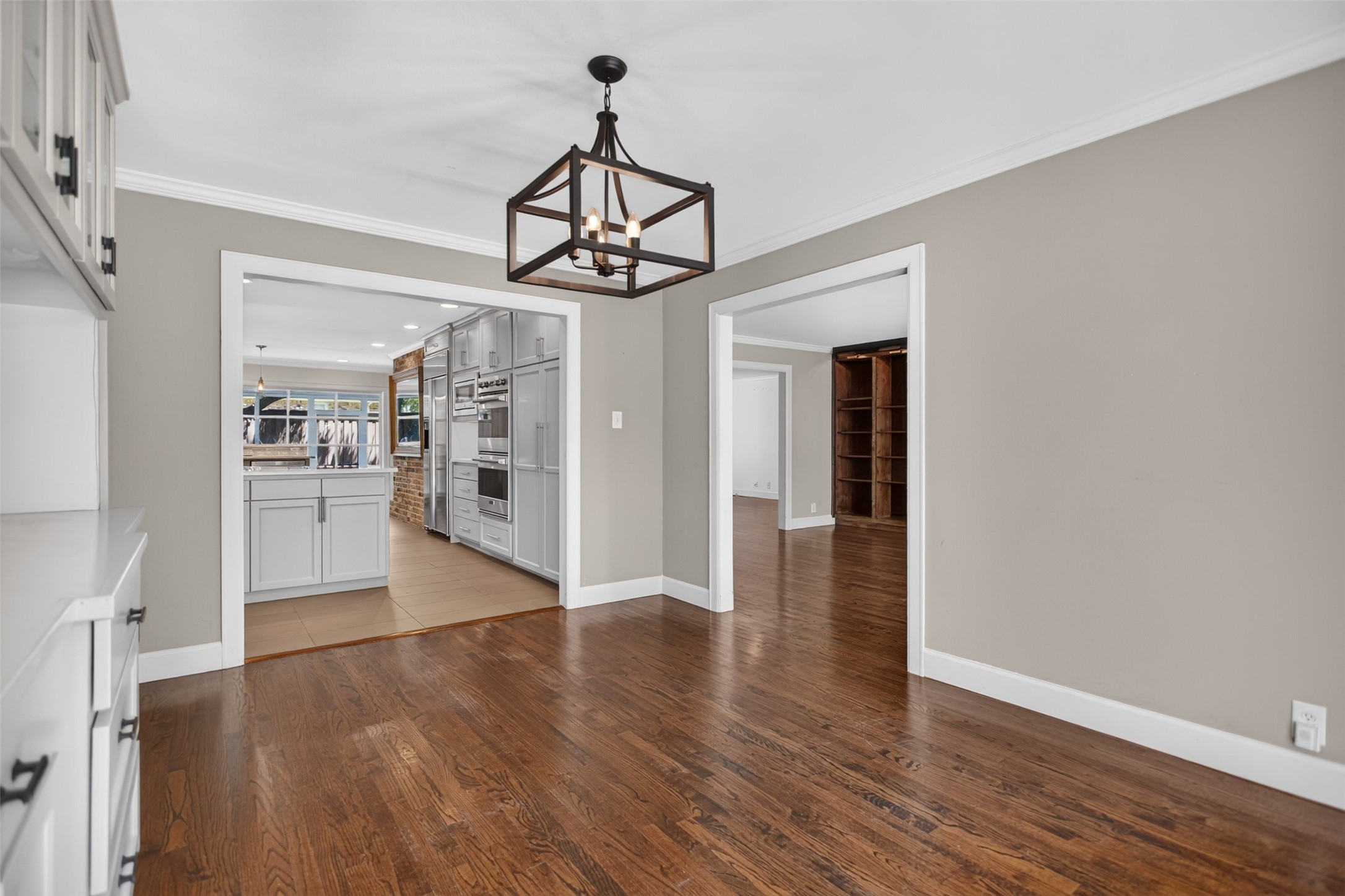 6811 Bradbury Lane