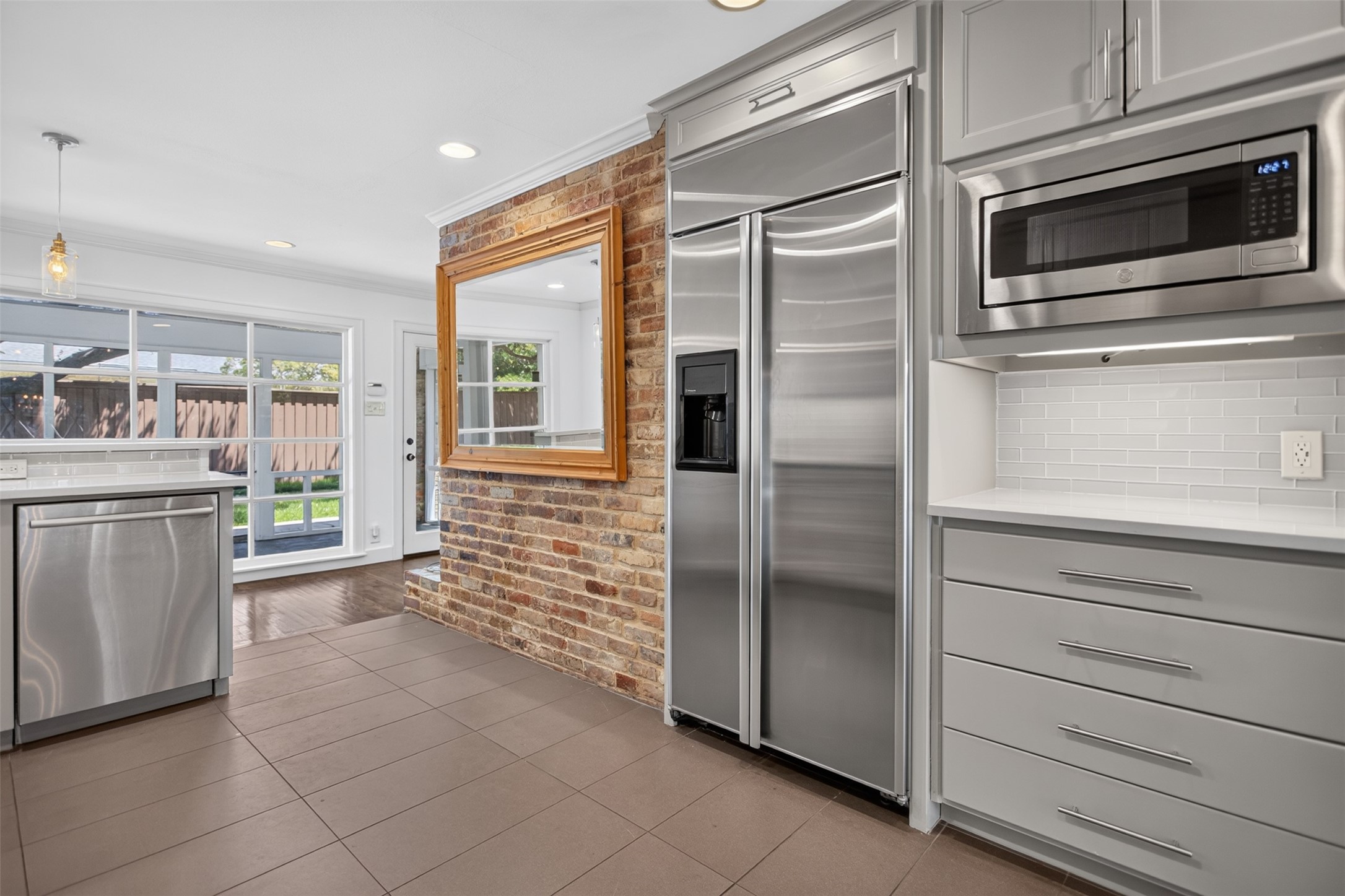 6811 Bradbury Lane