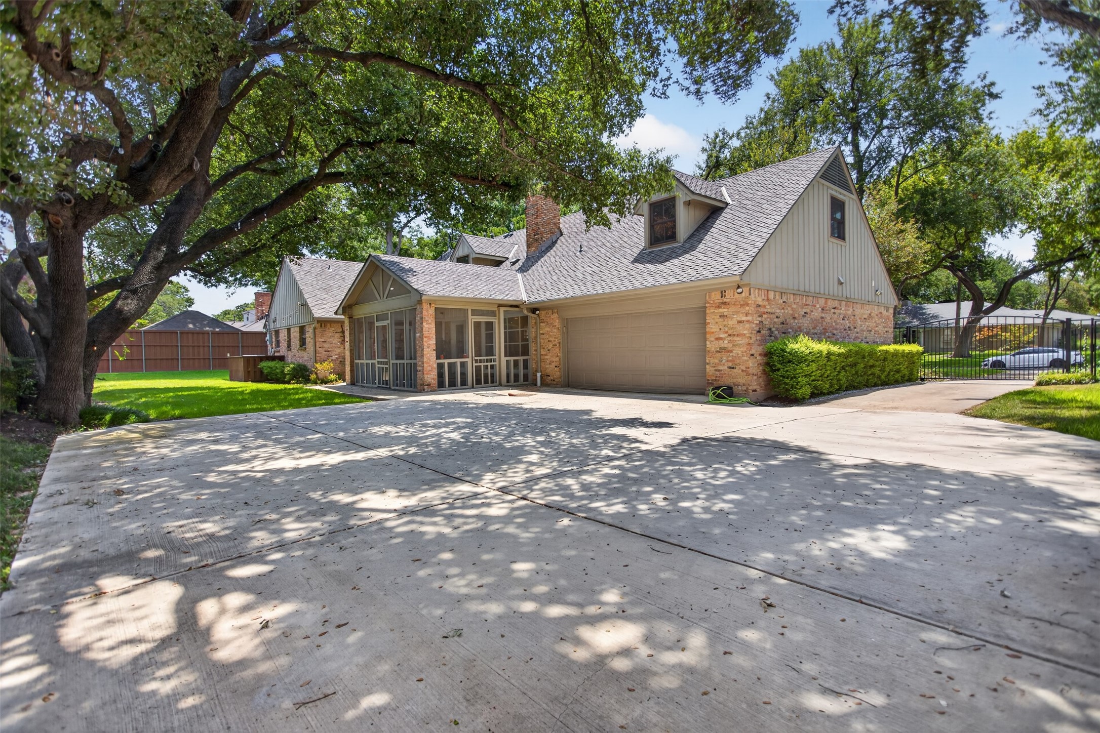 6811 Bradbury Lane