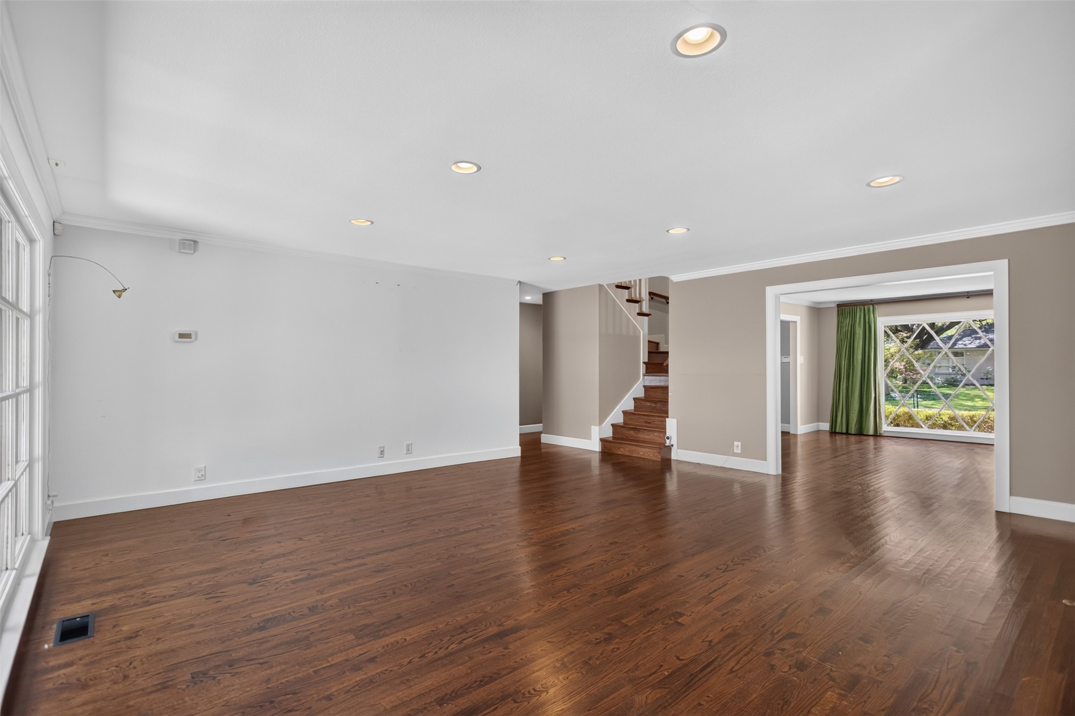 6811 Bradbury Lane
