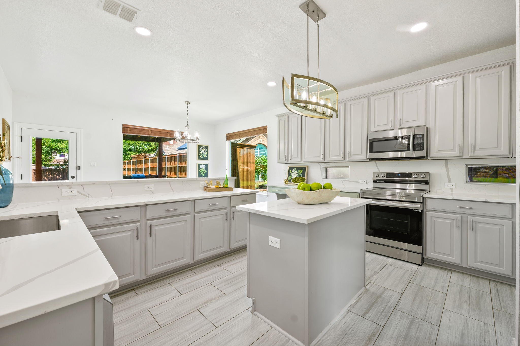 2108 White Rock Lane