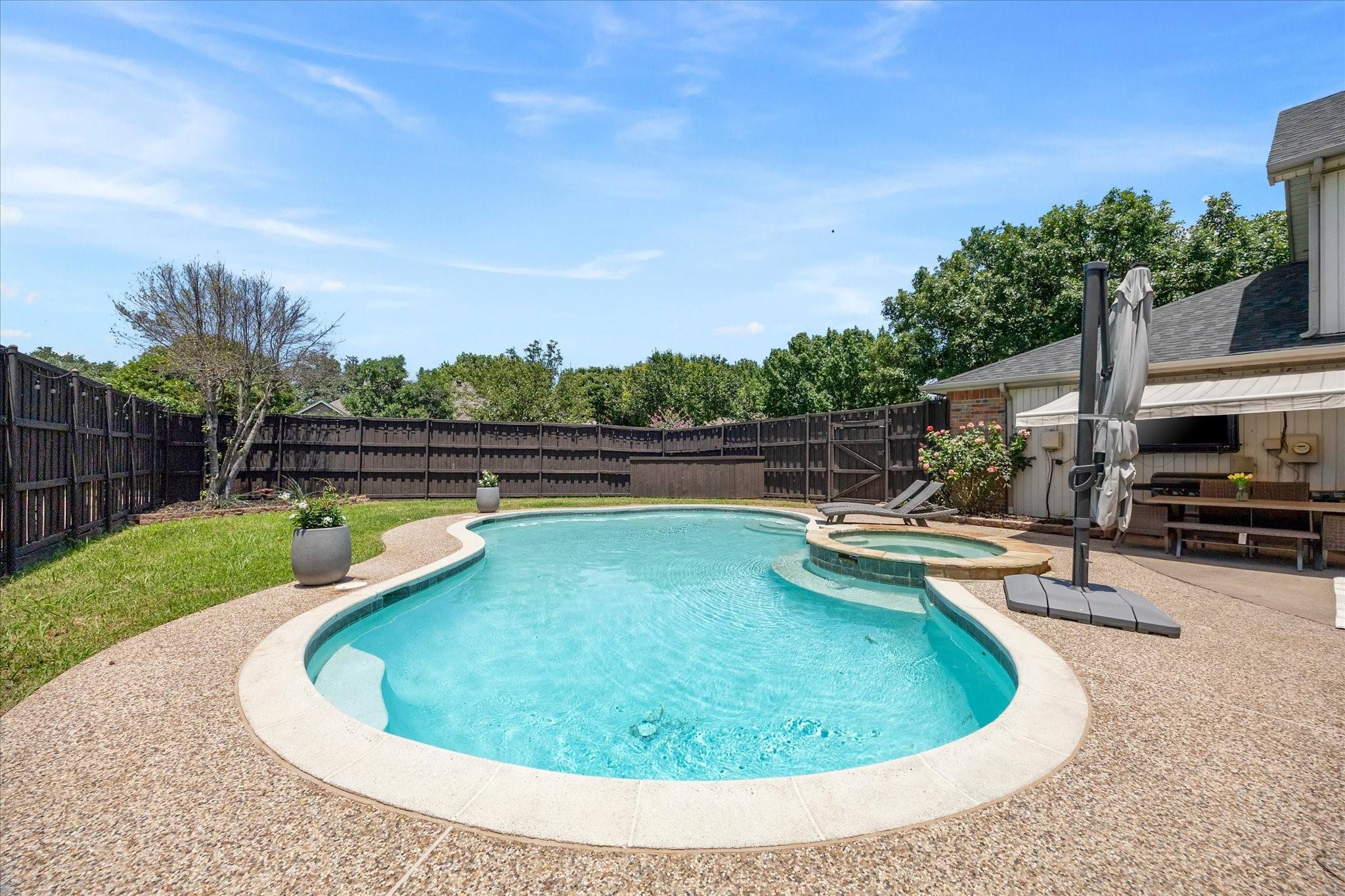8705 Brookhollow Drive