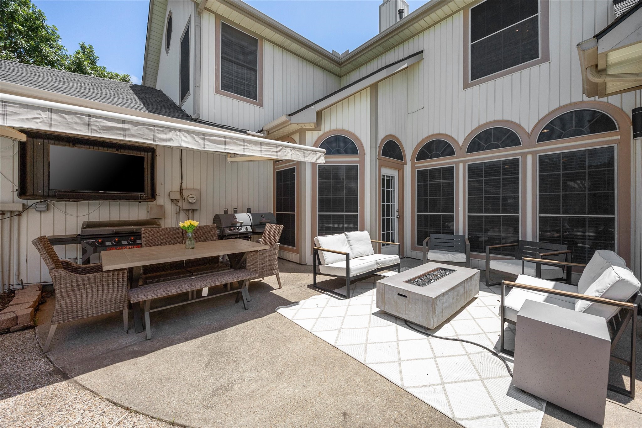 8705 Brookhollow Drive