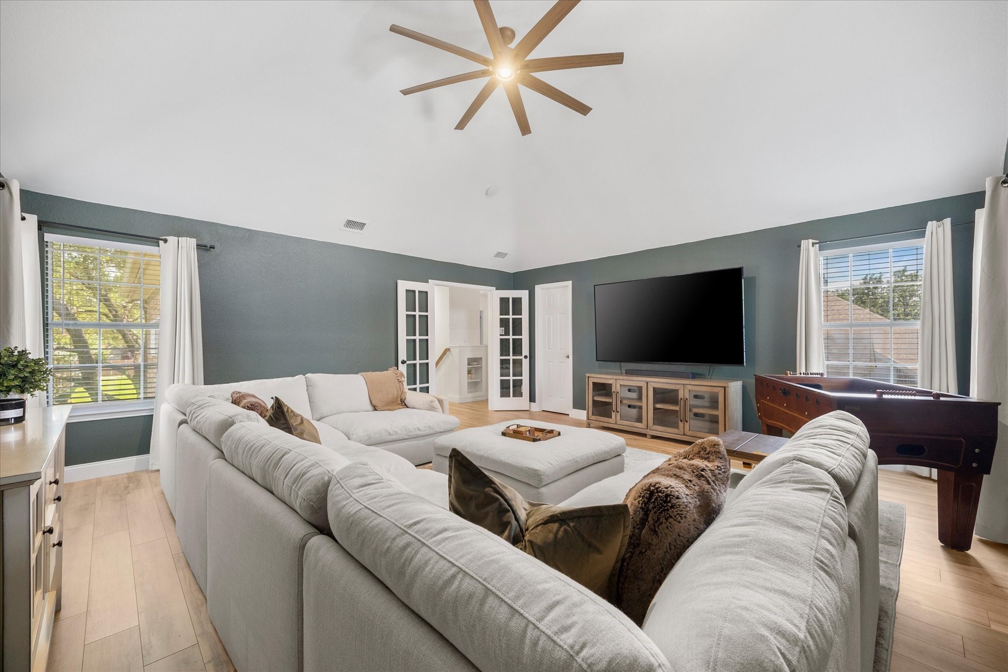 8705 Brookhollow Drive