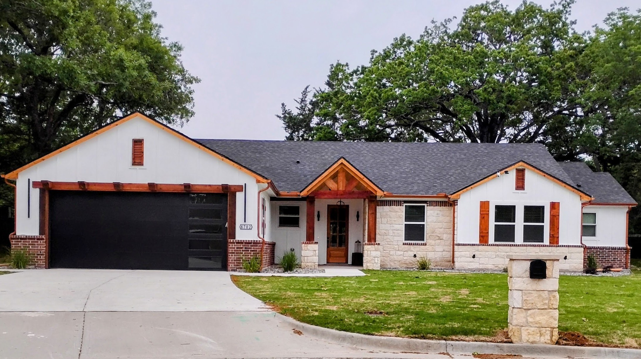 6702 Highland Oak Court