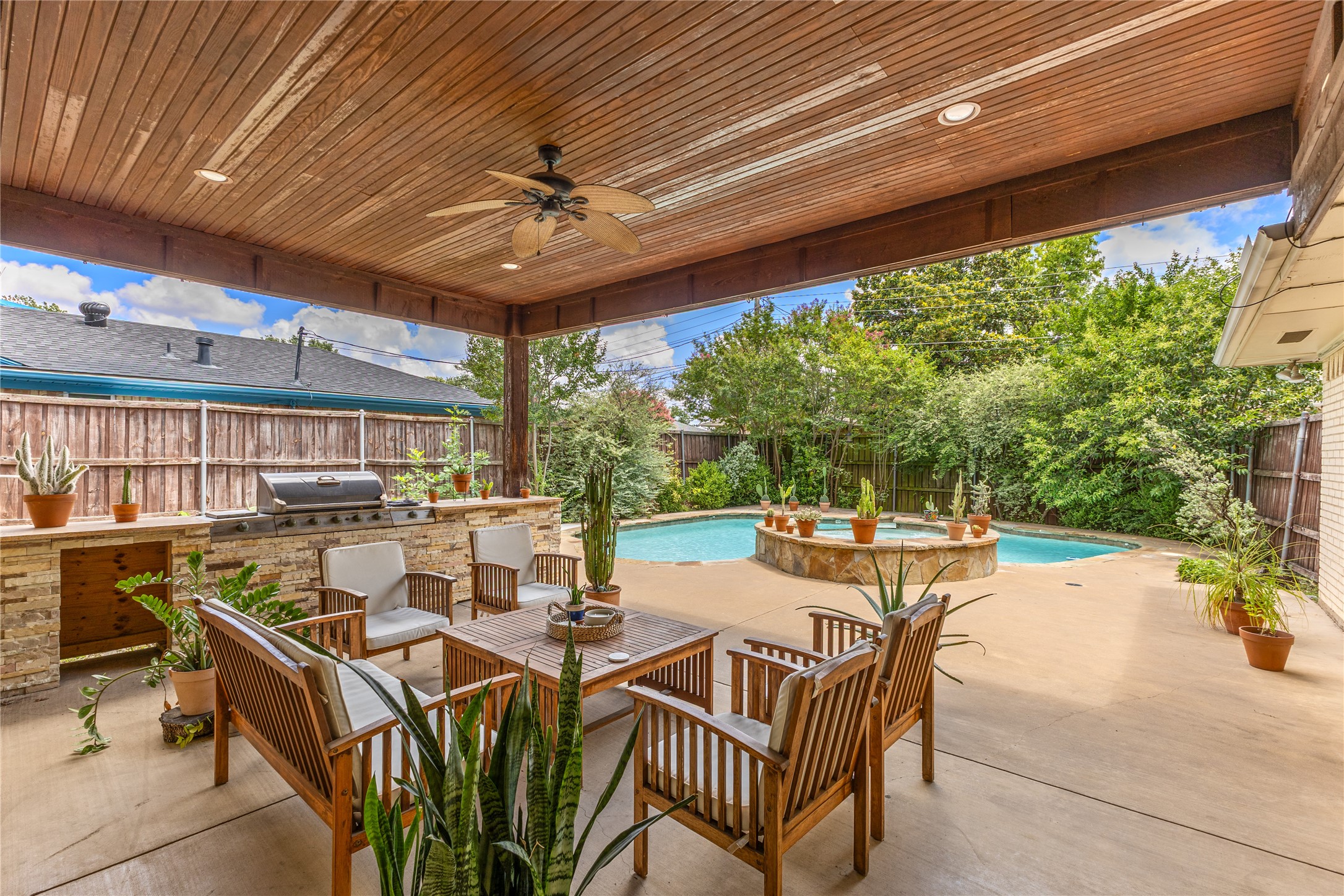 2304 babalos Lane