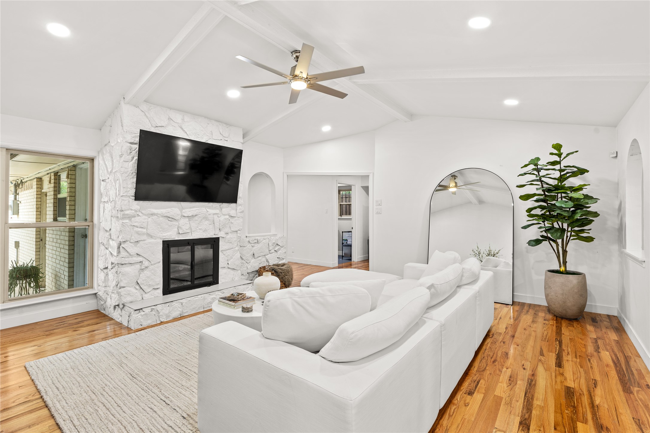 2304 babalos Lane