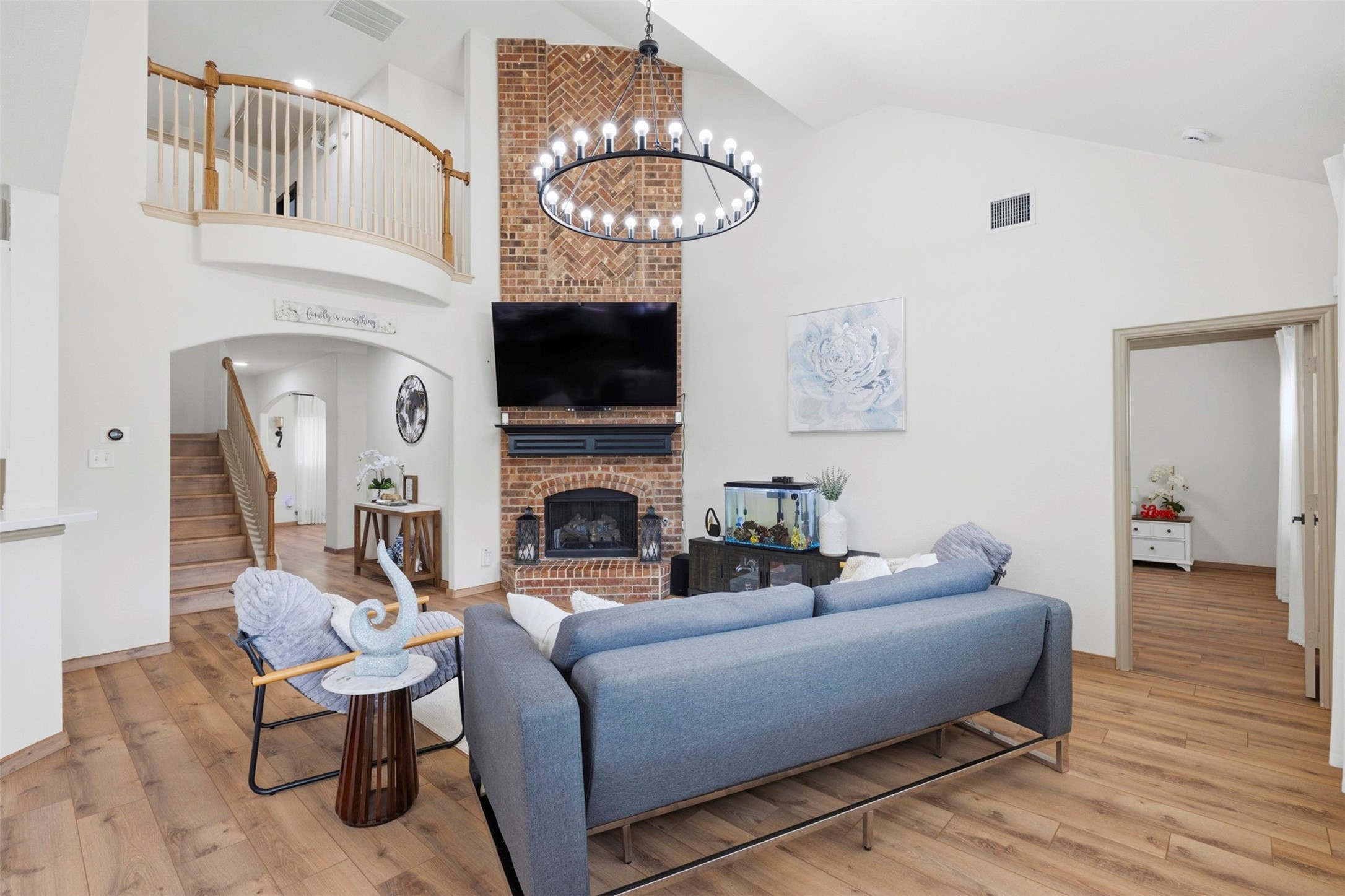 601 Cresthaven Drive