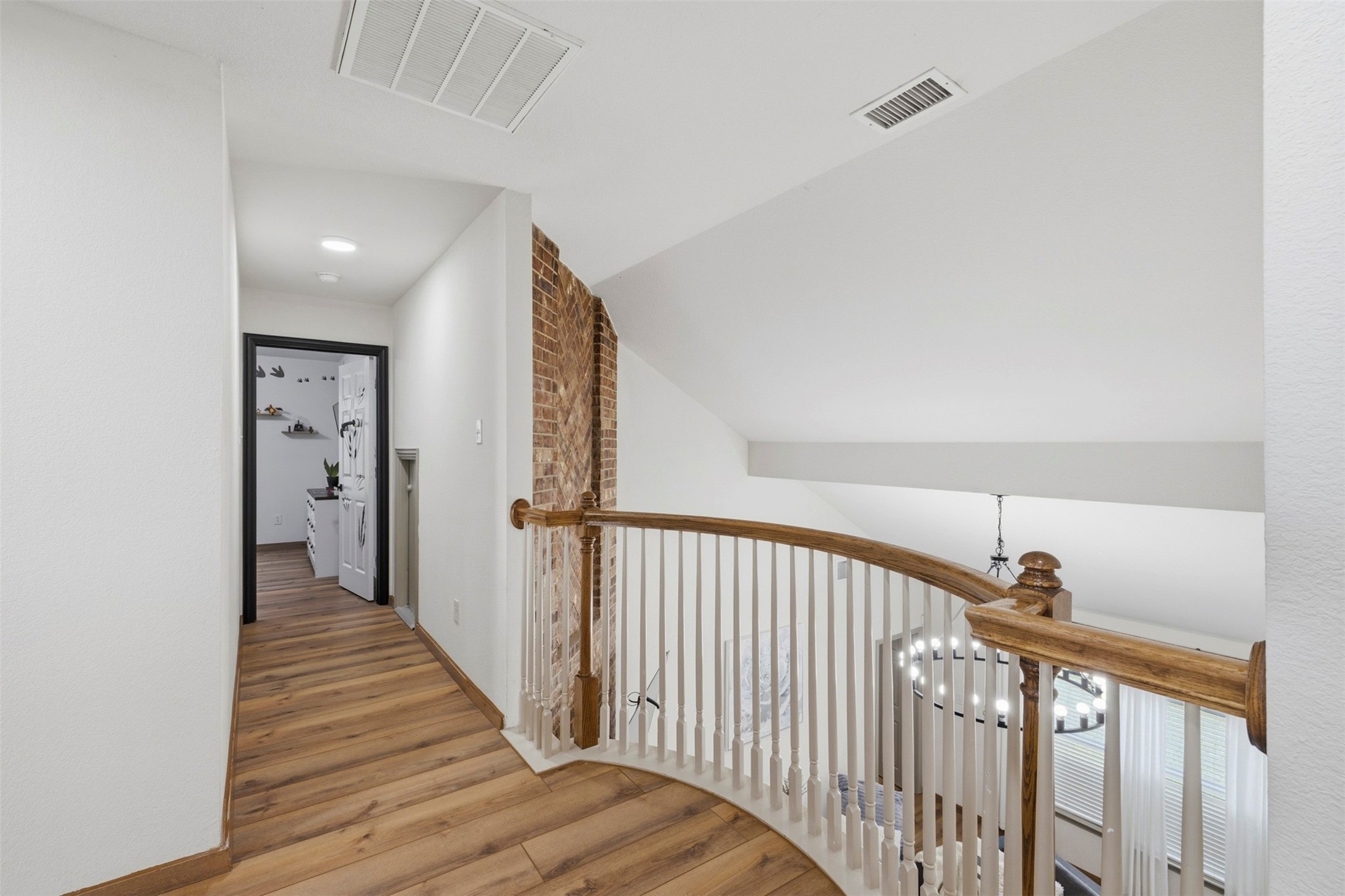 601 Cresthaven Drive