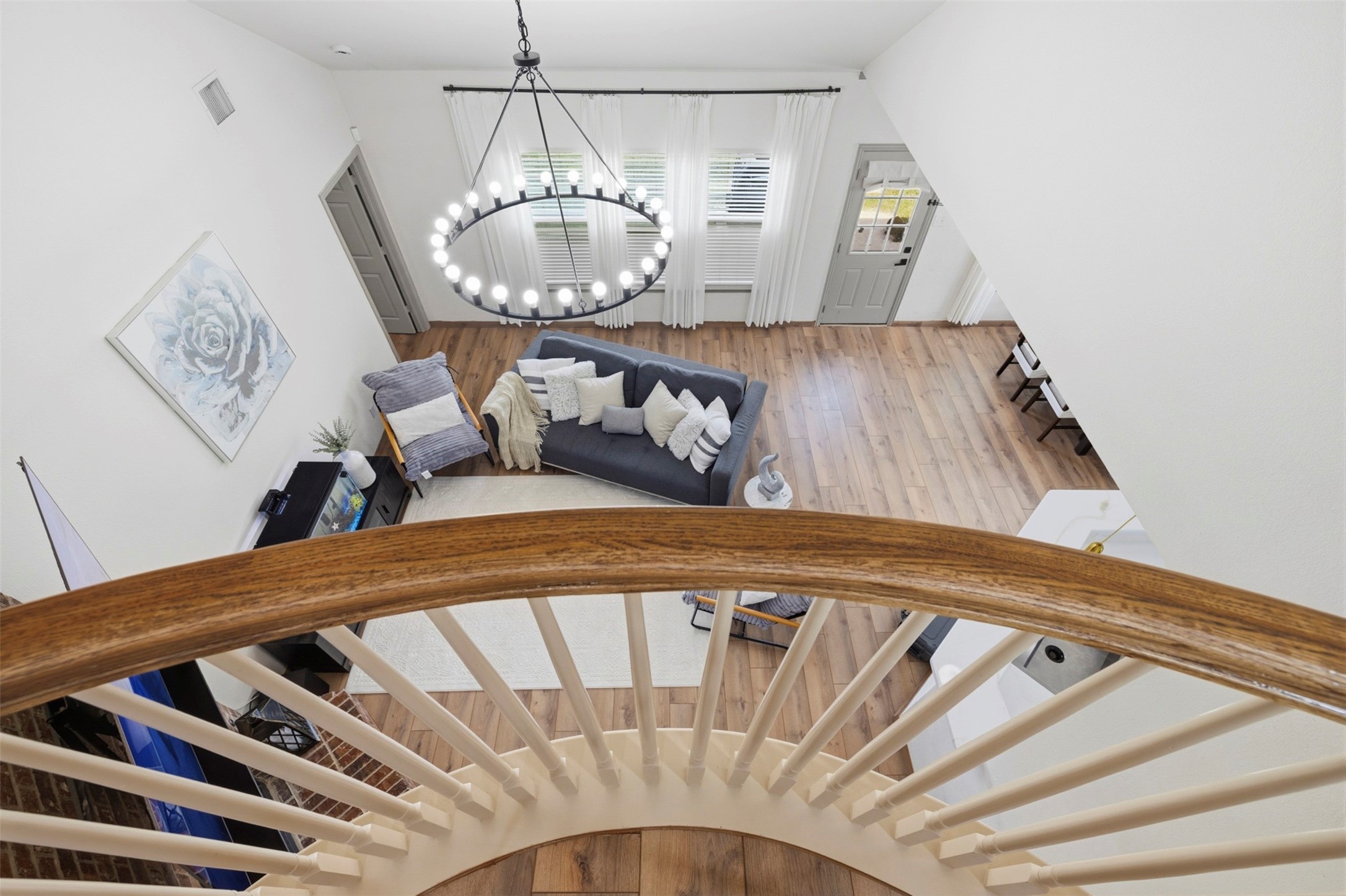 601 Cresthaven Drive