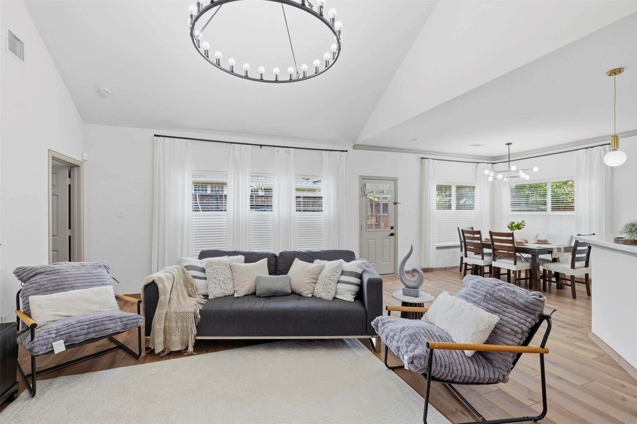 601 Cresthaven Drive