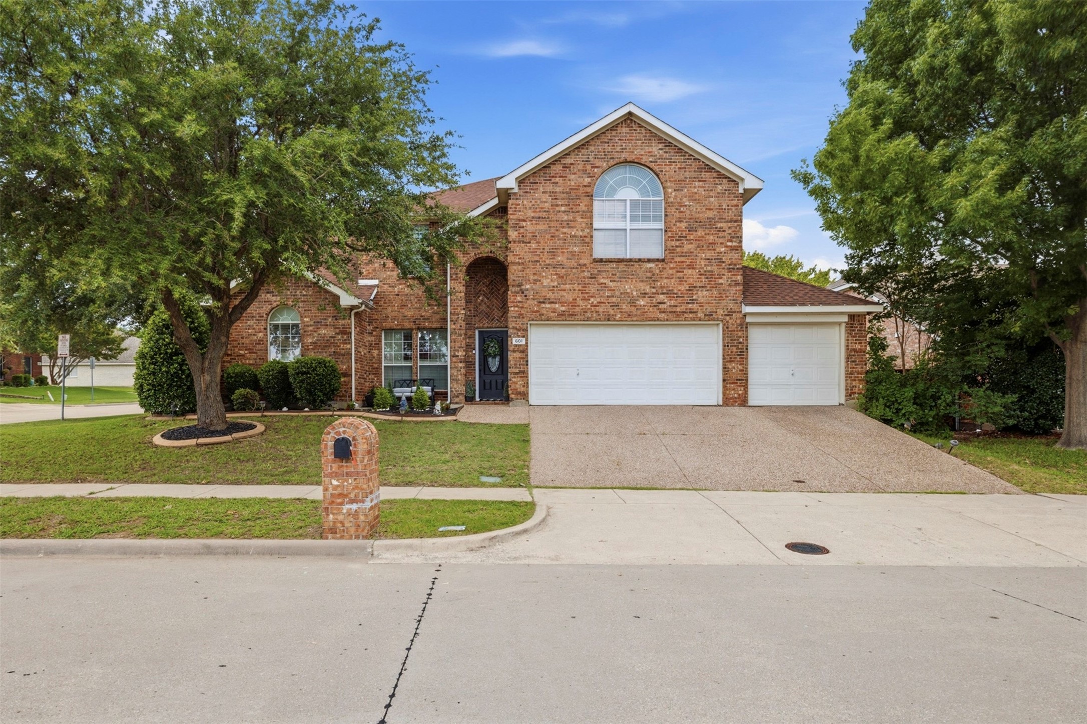 601 Cresthaven Drive