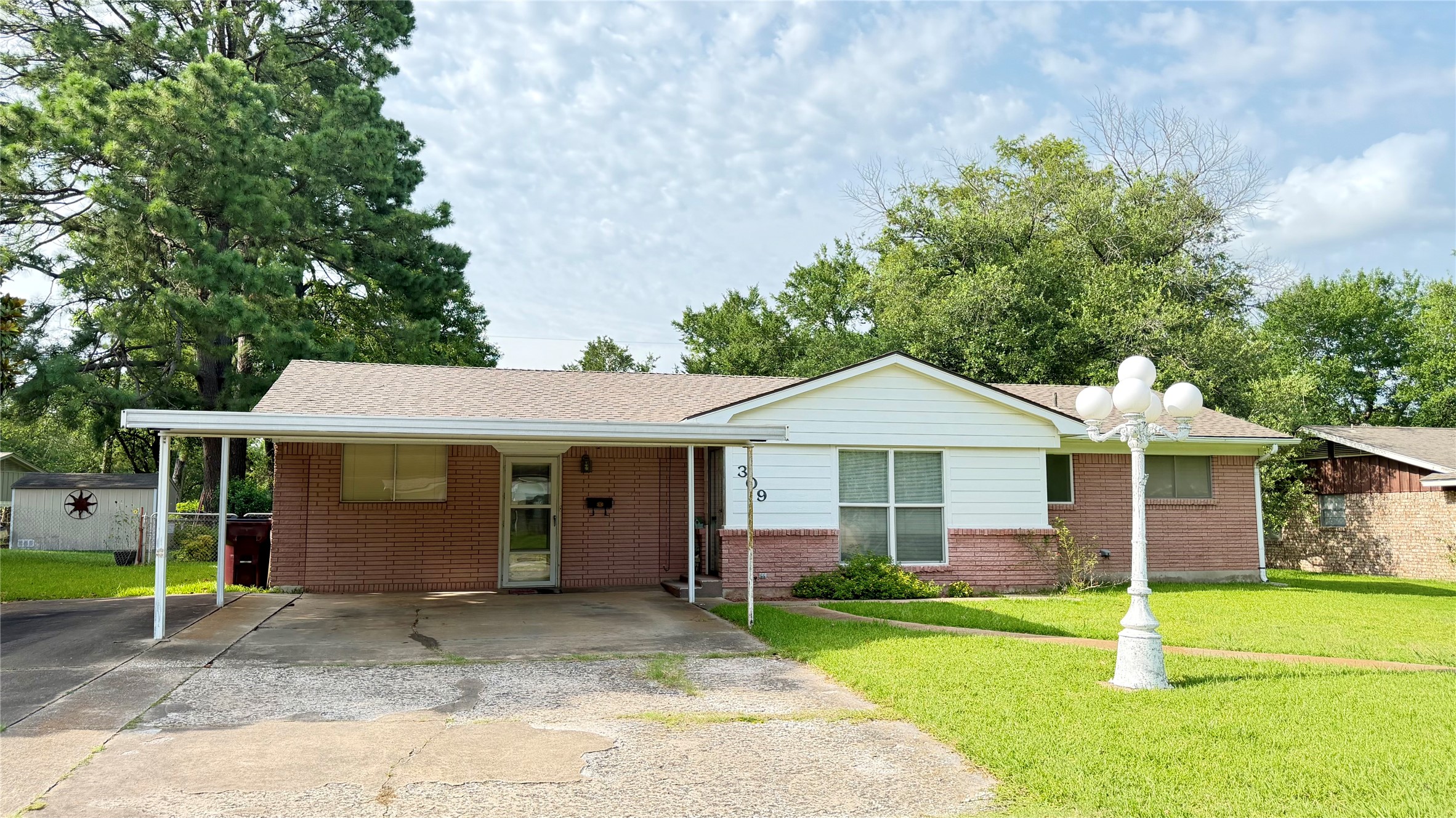 309 Glen Oaks