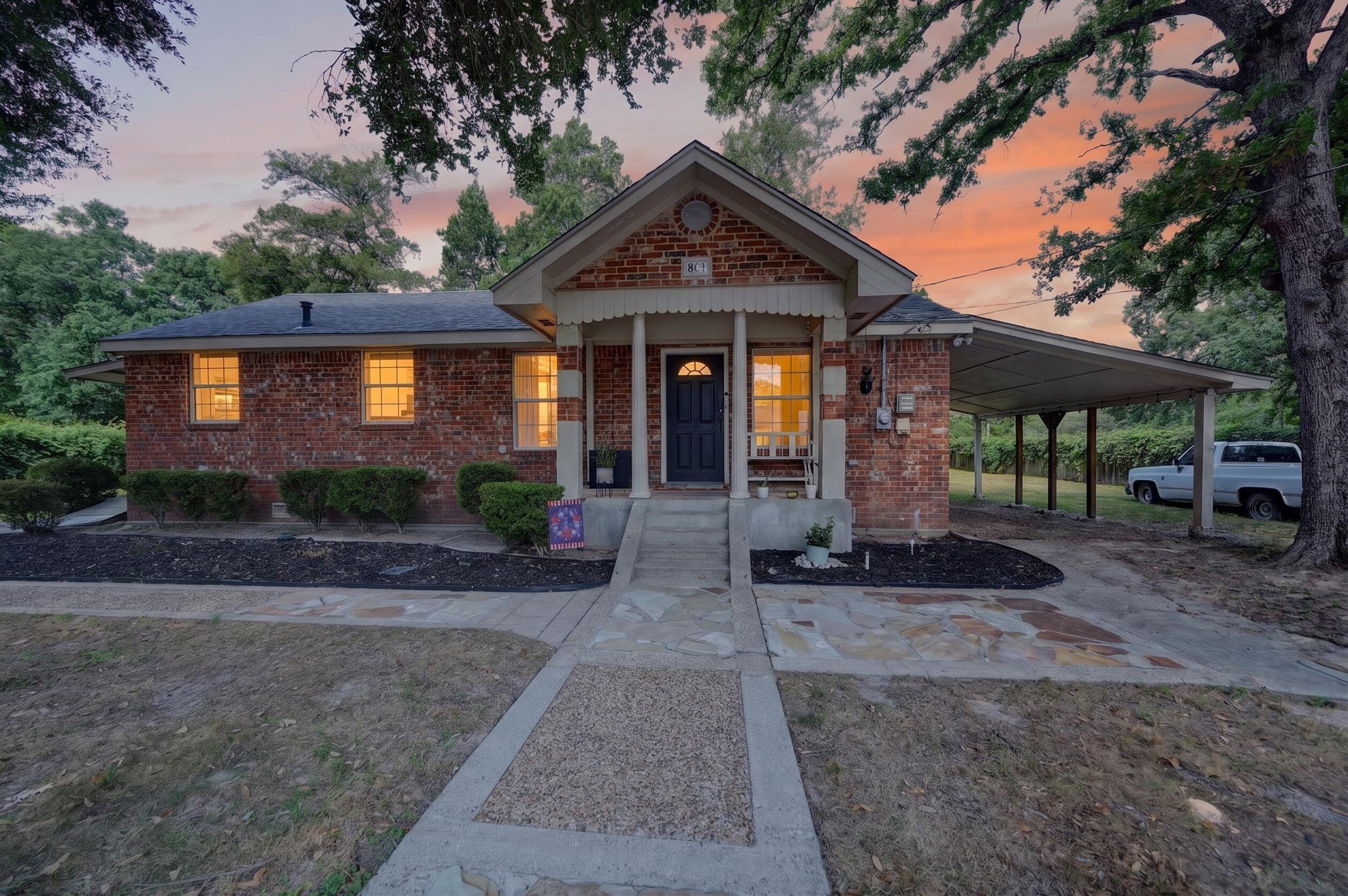 810 Edna Street