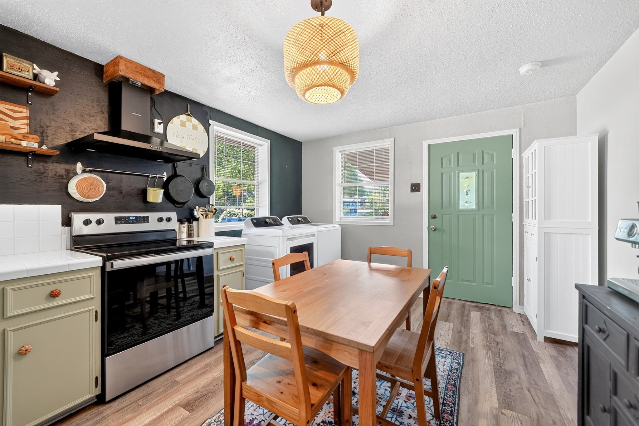 810 Edna Street