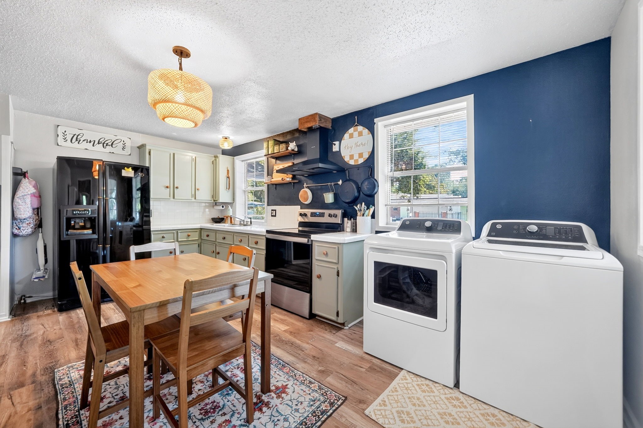 810 Edna Street