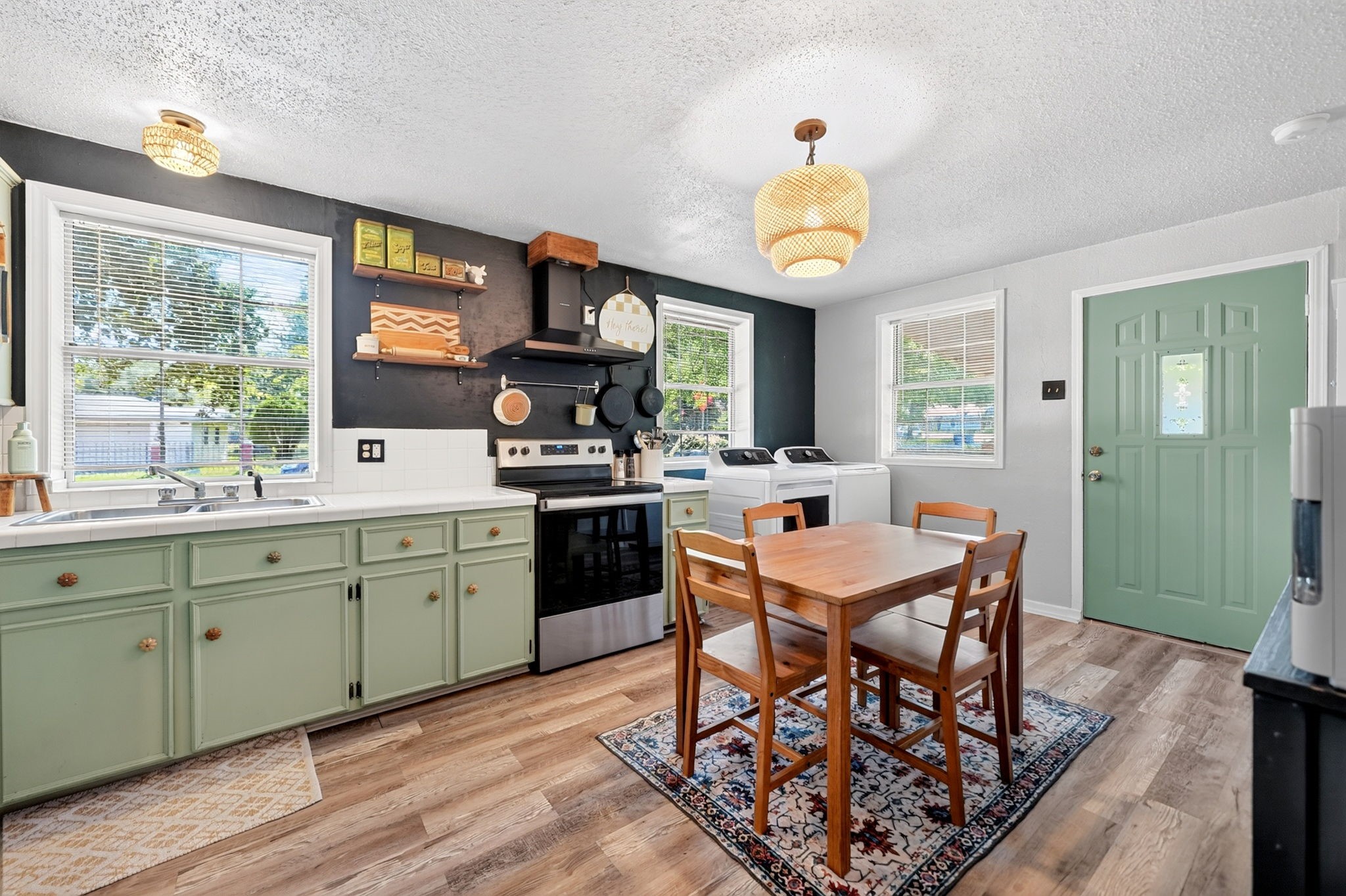 810 Edna Street