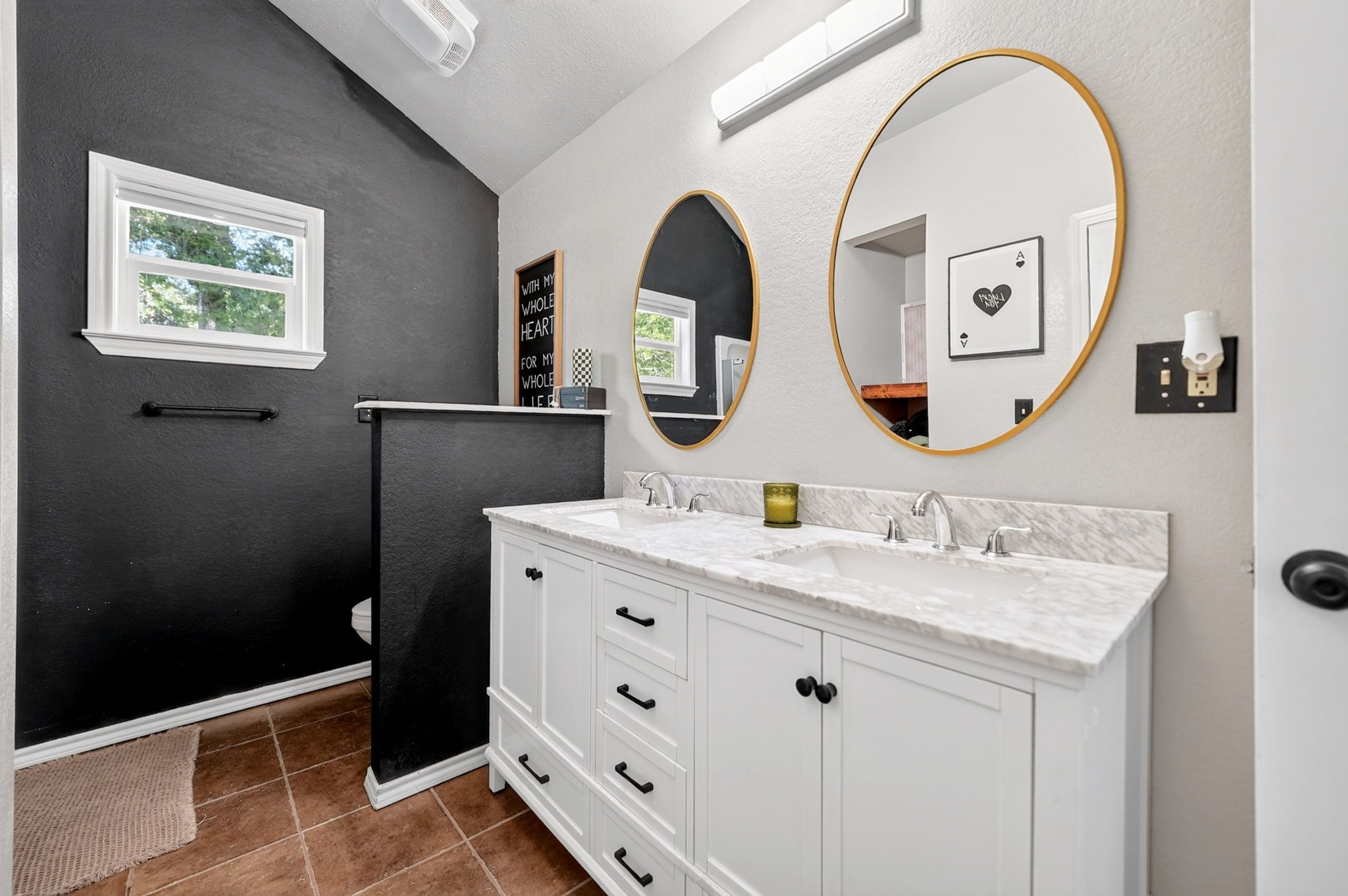 810 Edna Street