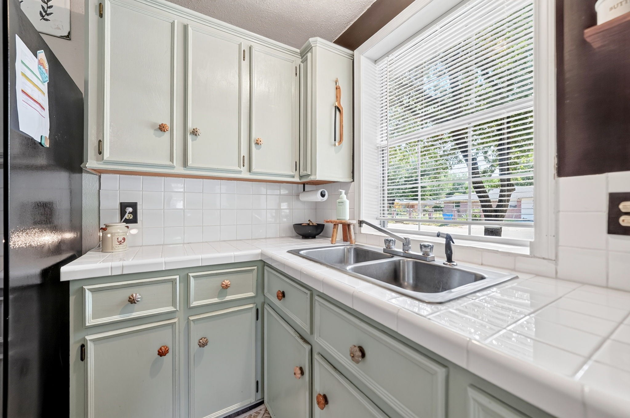 810 Edna Street
