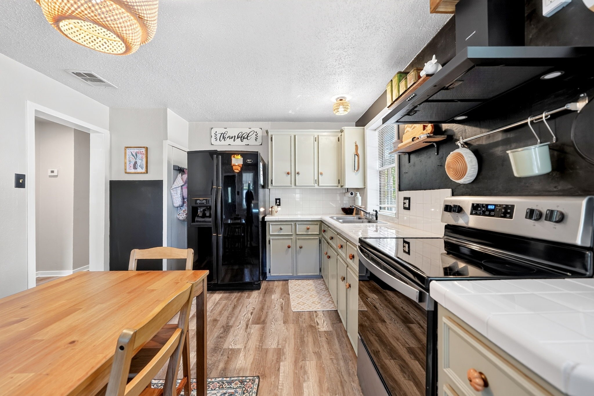 810 Edna Street