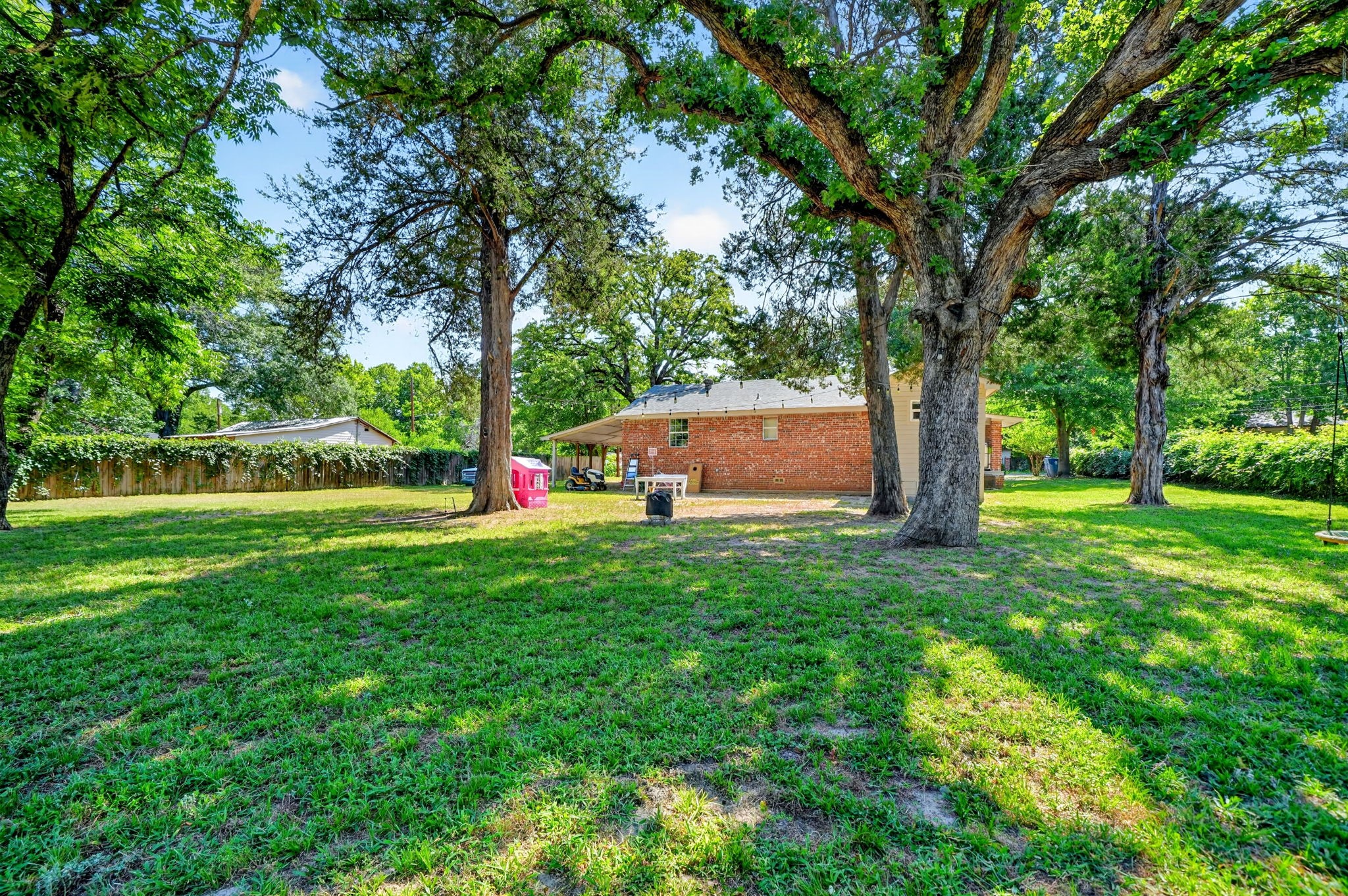 810 Edna Street