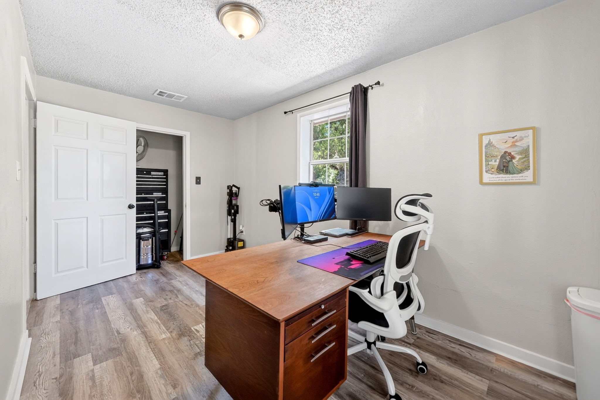810 Edna Street