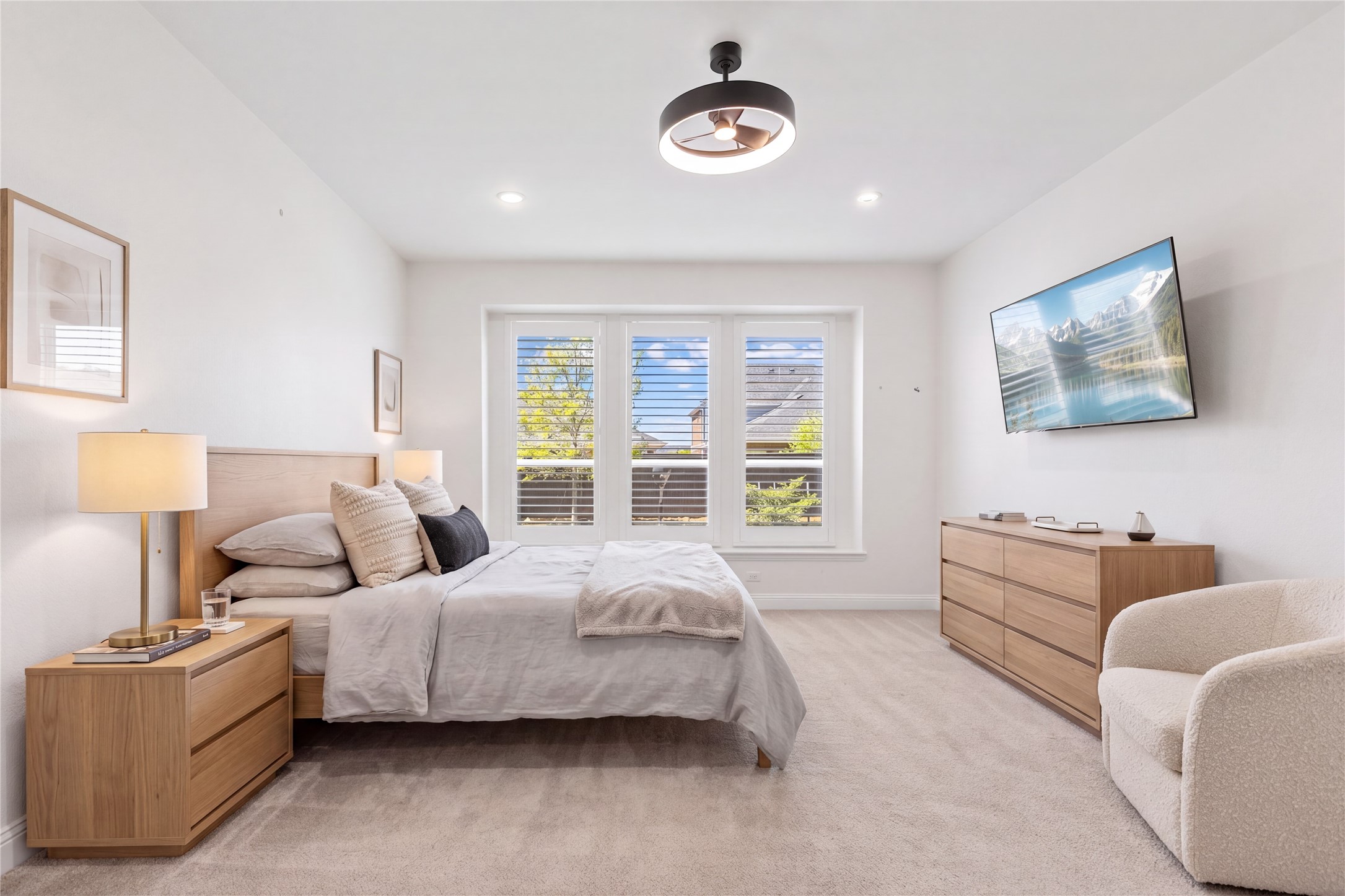 2201 LagunA Drive