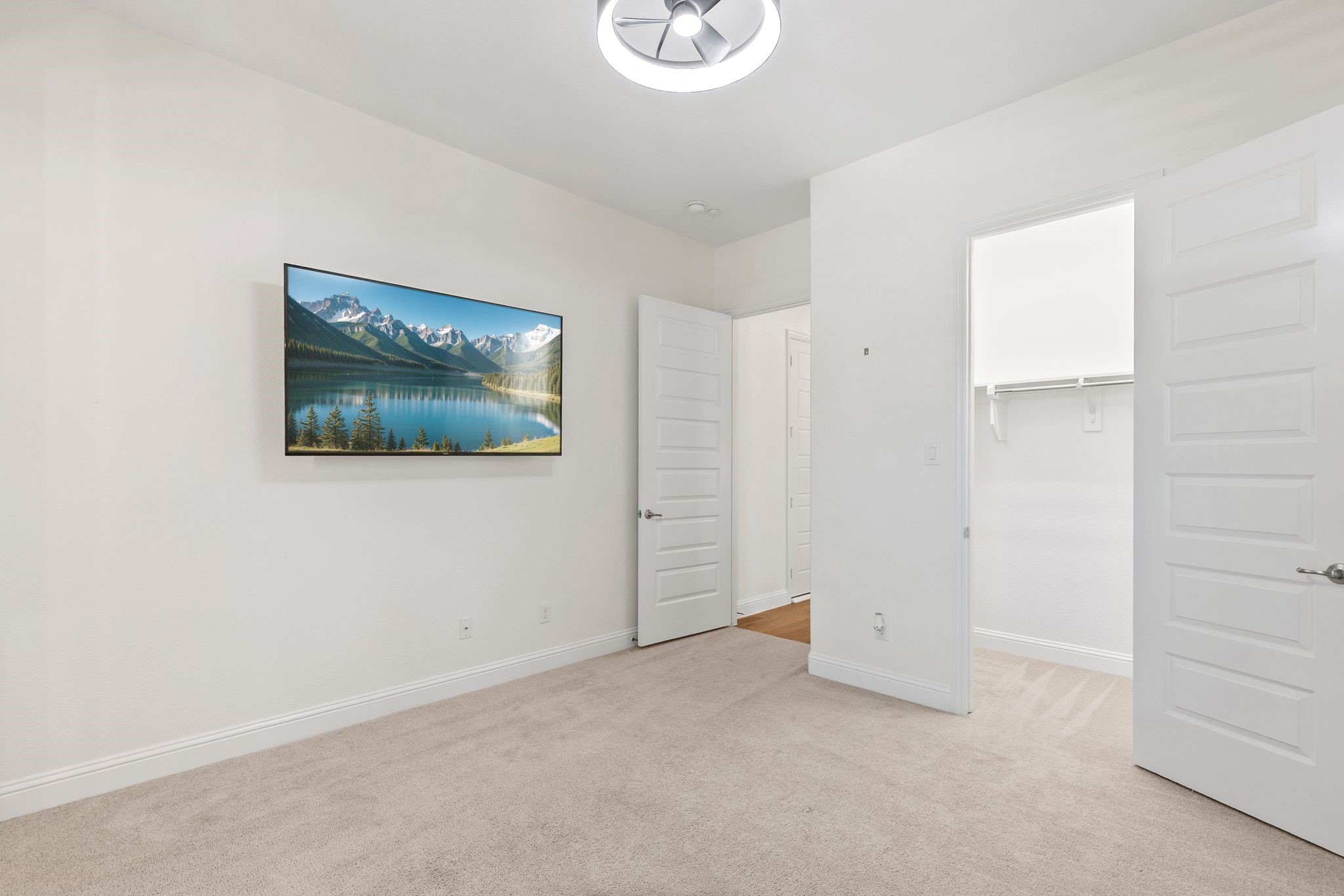 2201 LagunA Drive