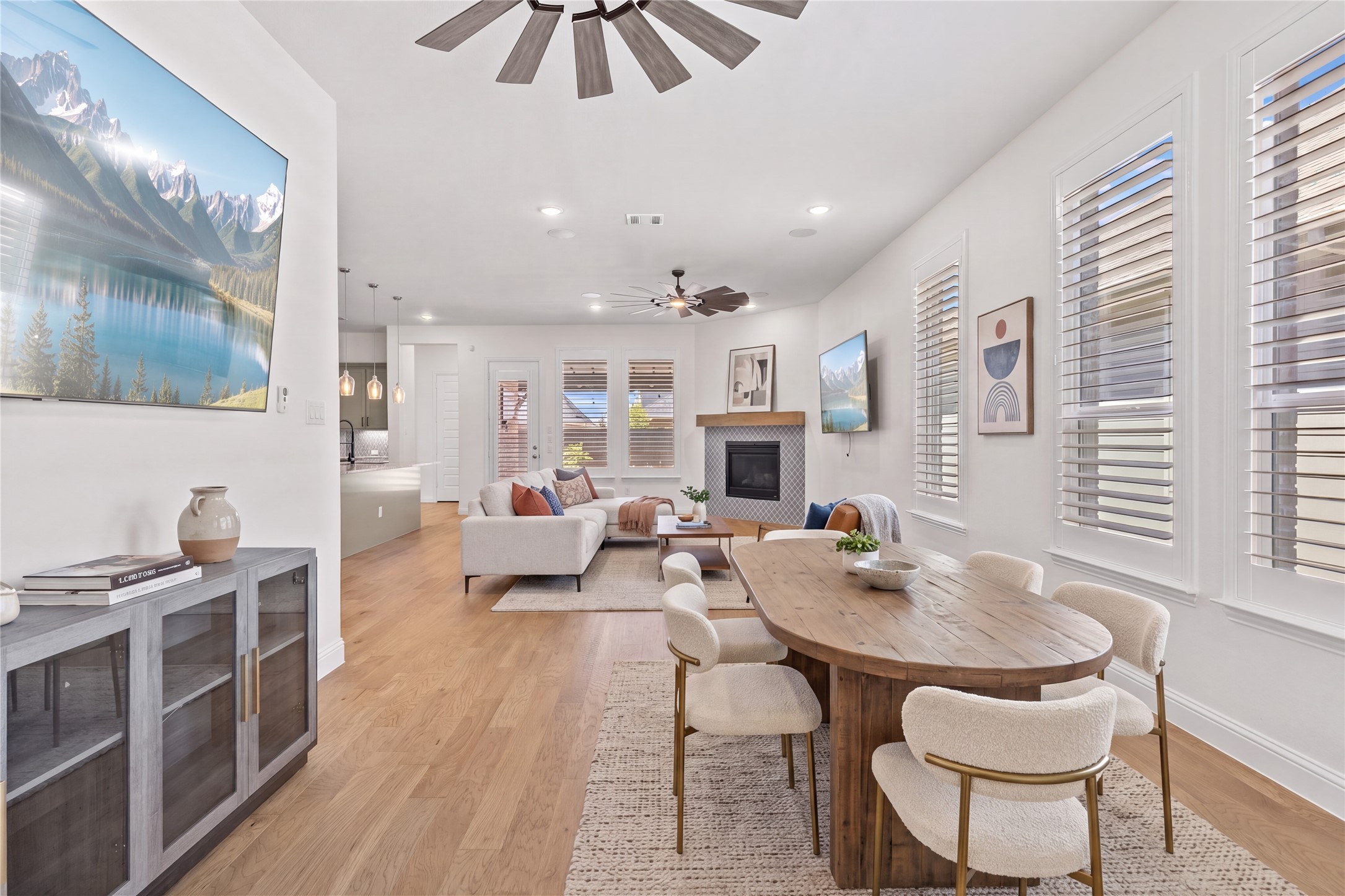 2201 LagunA Drive