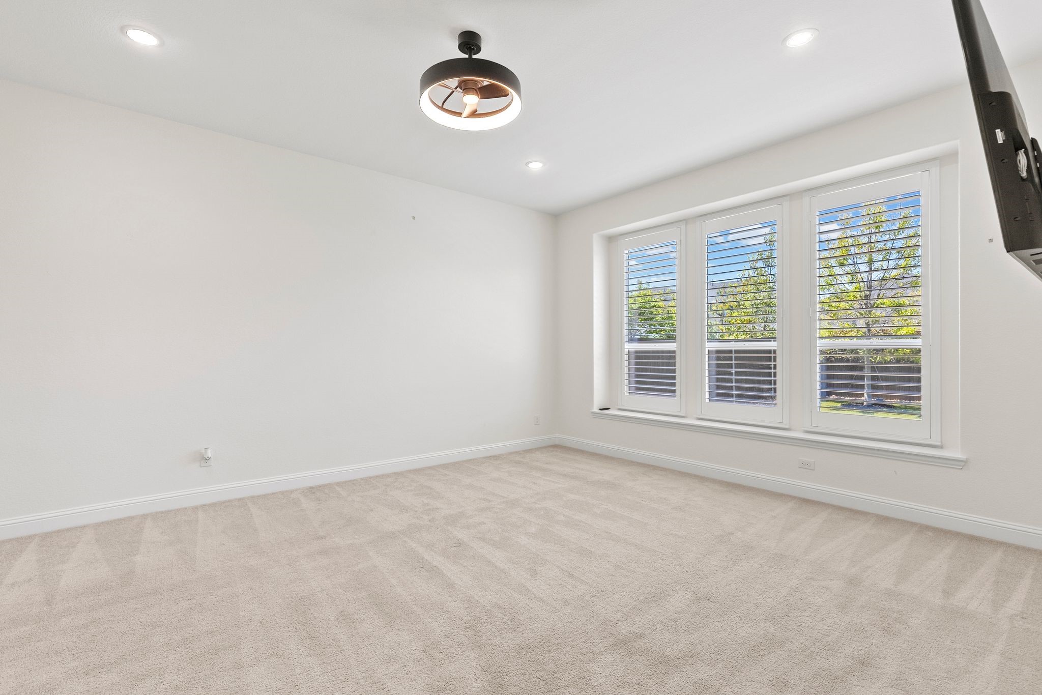 2201 LagunA Drive
