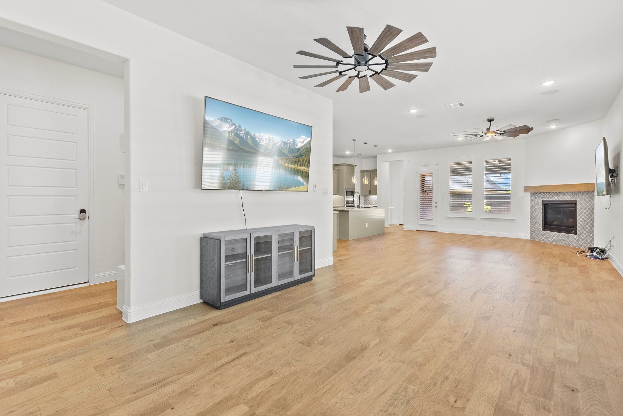 2201 LagunA Drive