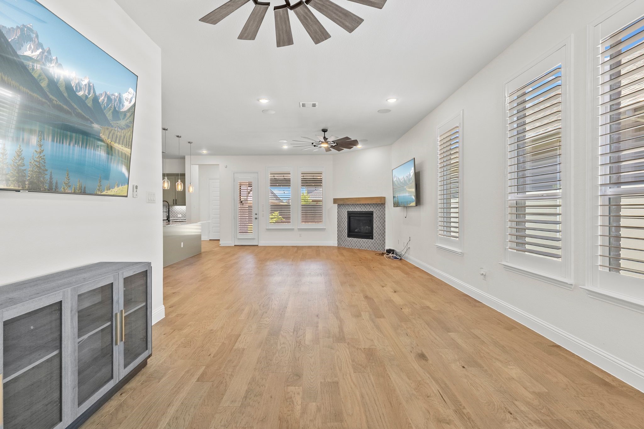 2201 LagunA Drive