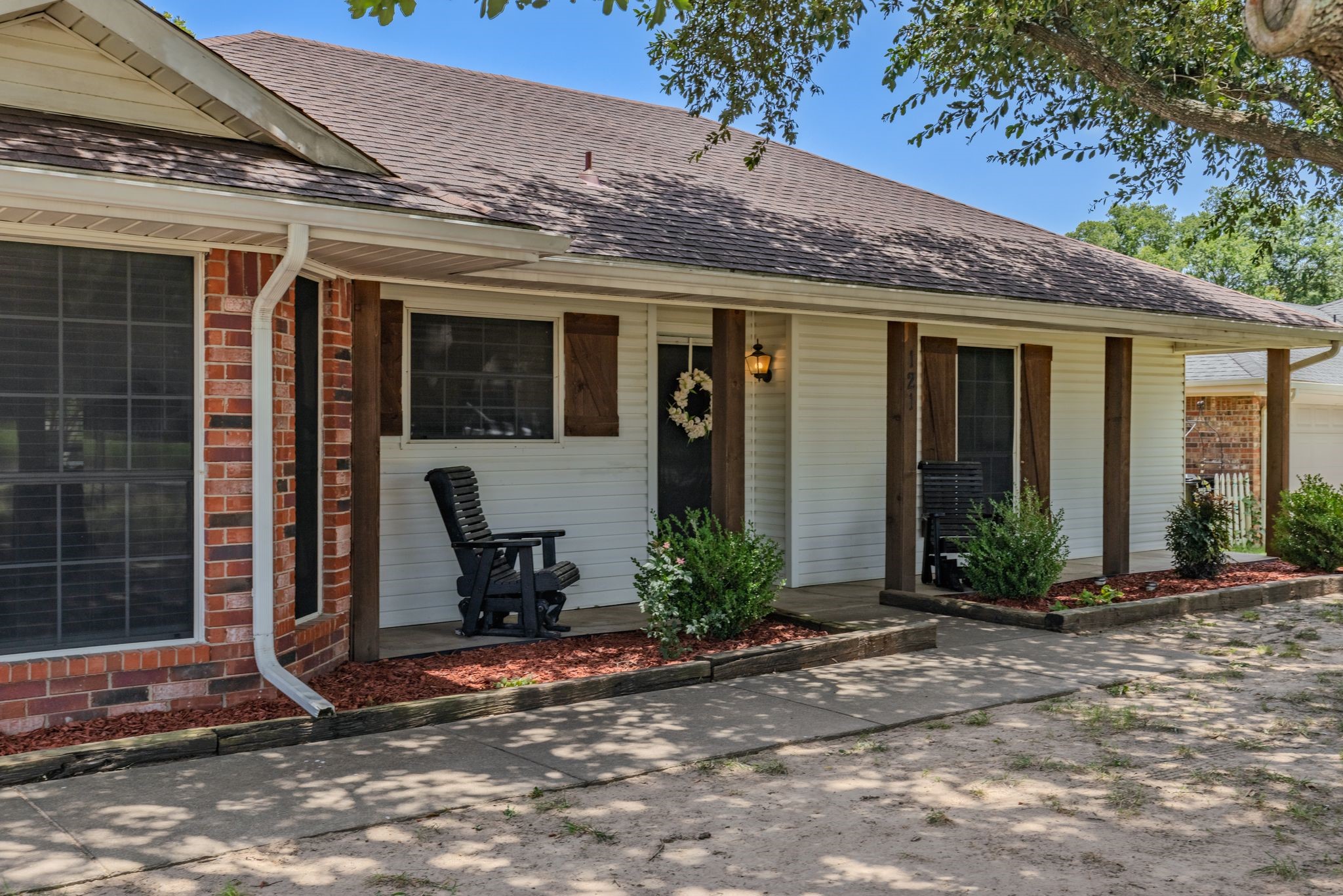 121 Curtis Lane