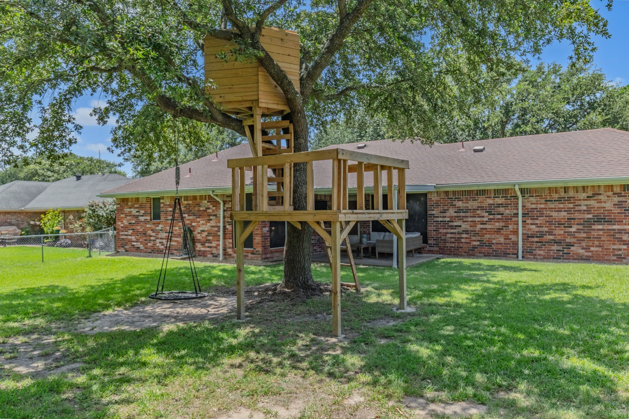 121 Curtis Lane
