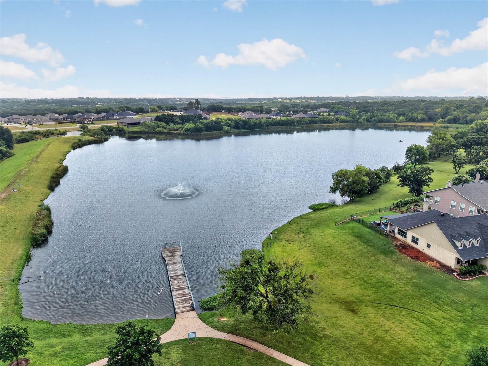 2633 Lakeside Drive