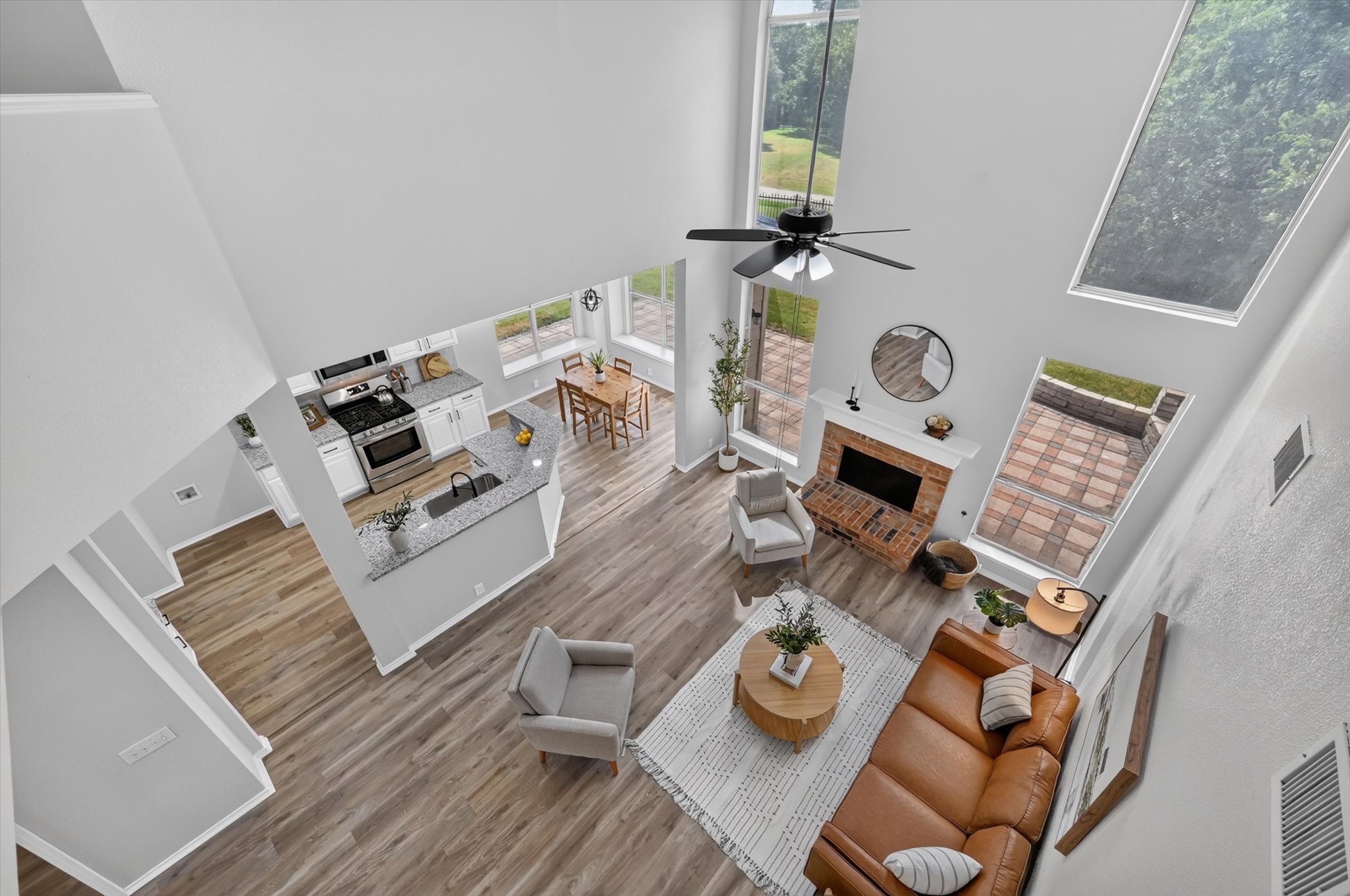2633 Lakeside Drive