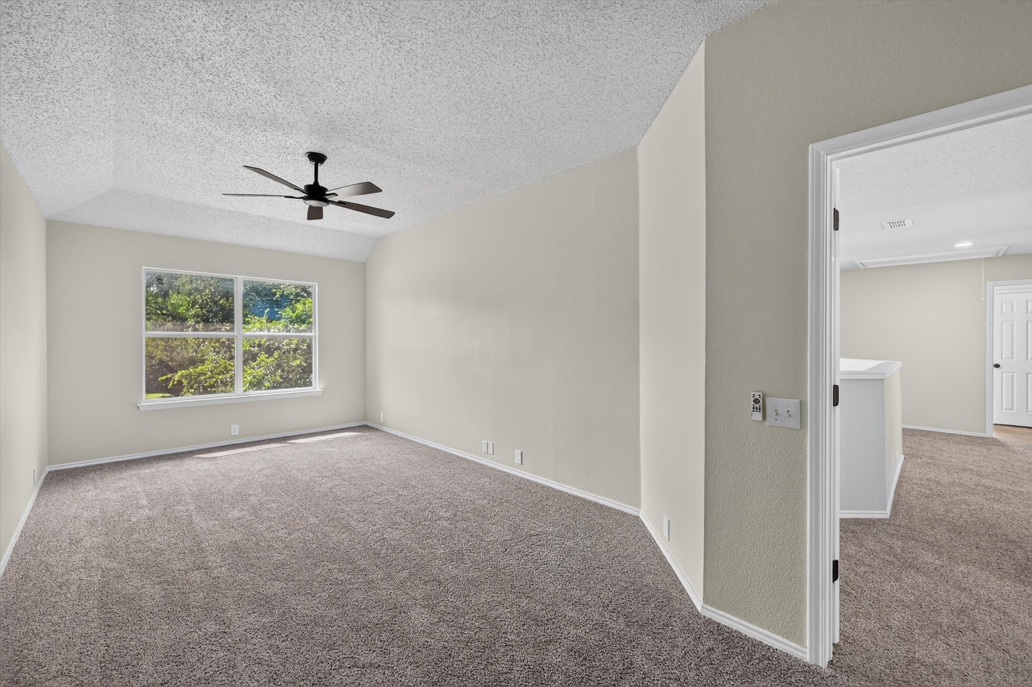 2633 Lakeside Drive