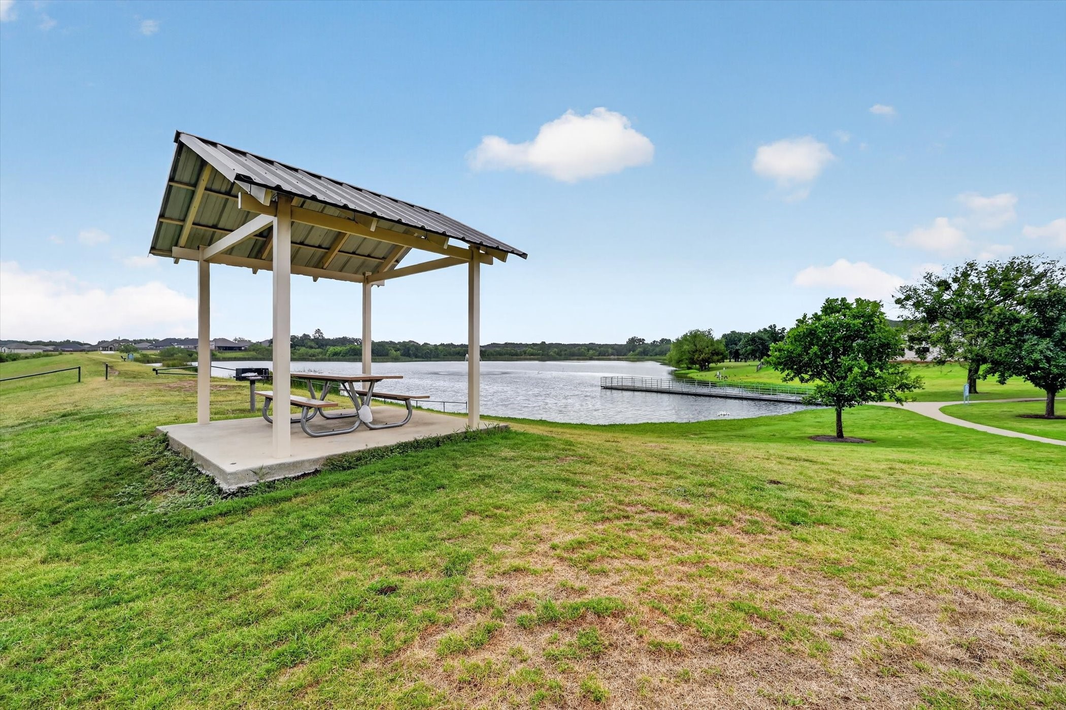 2633 Lakeside Drive