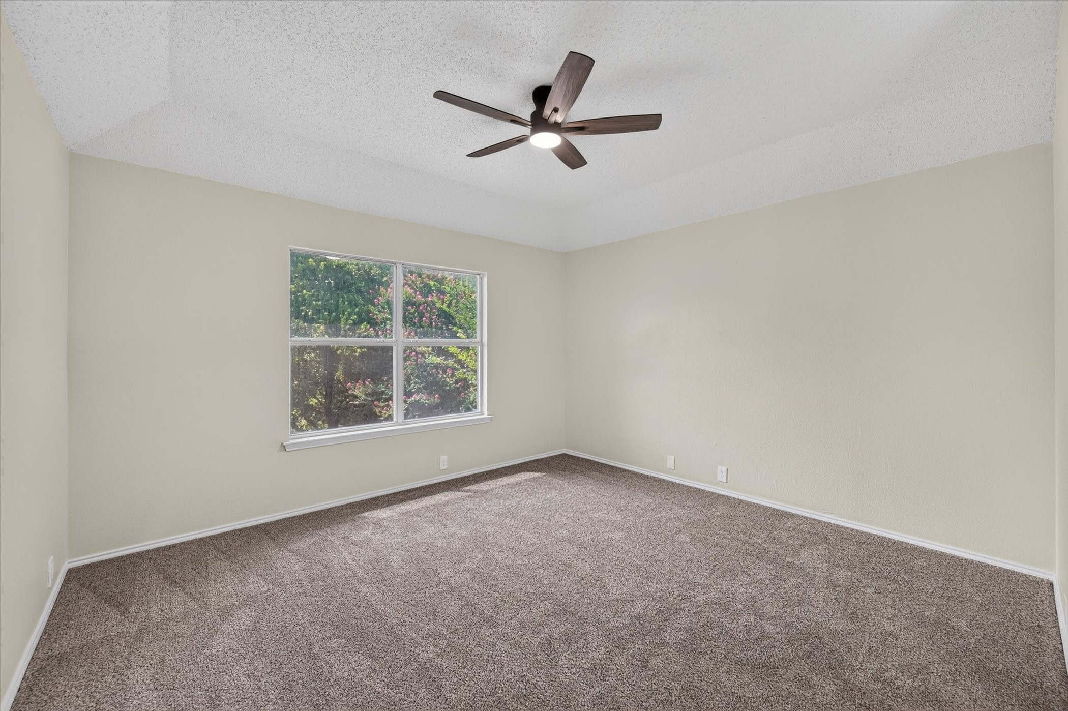 2633 Lakeside Drive