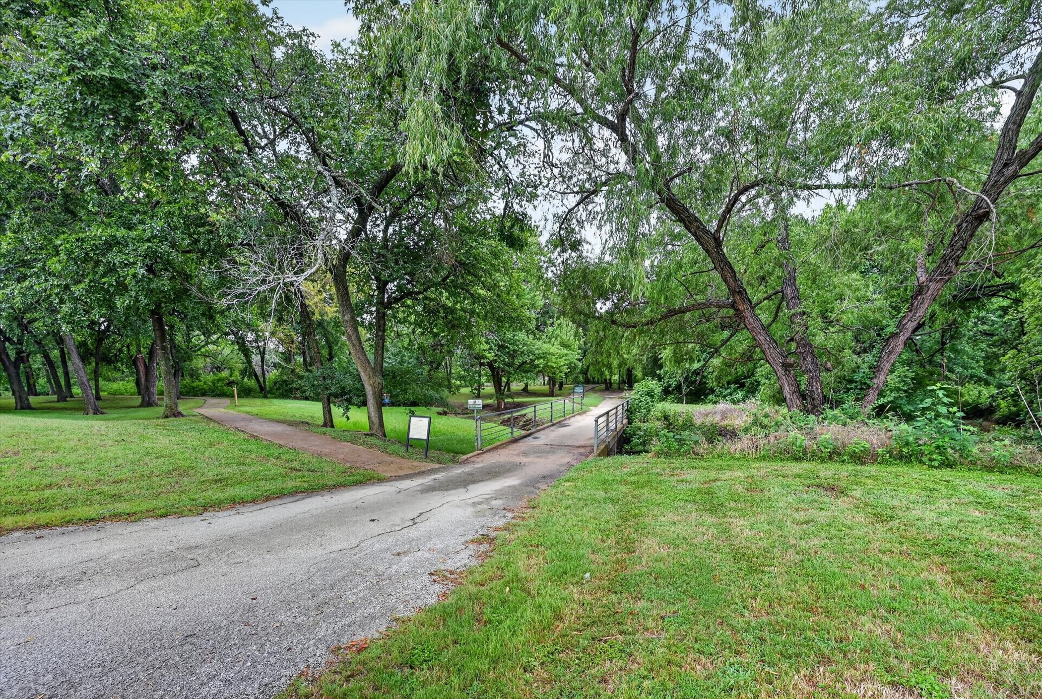 2633 Lakeside Drive