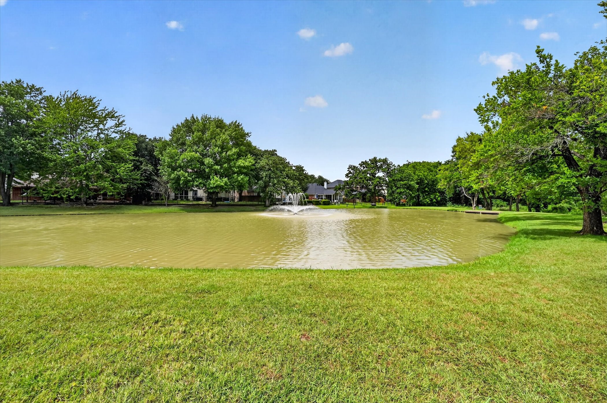 2633 Lakeside Drive