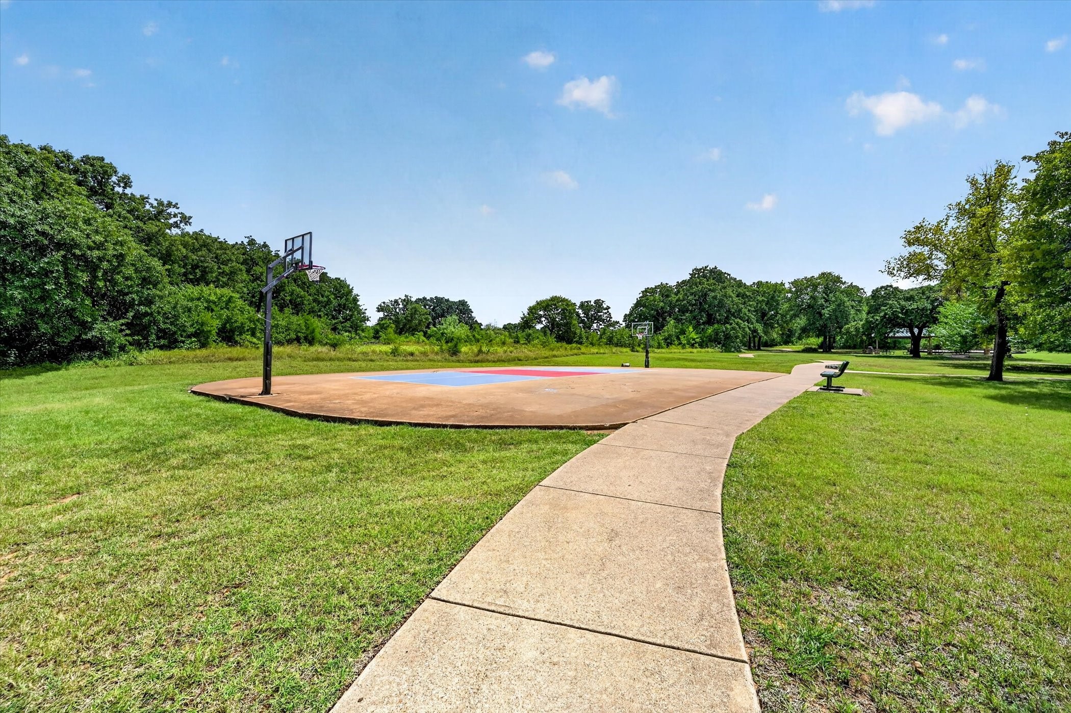 2633 Lakeside Drive